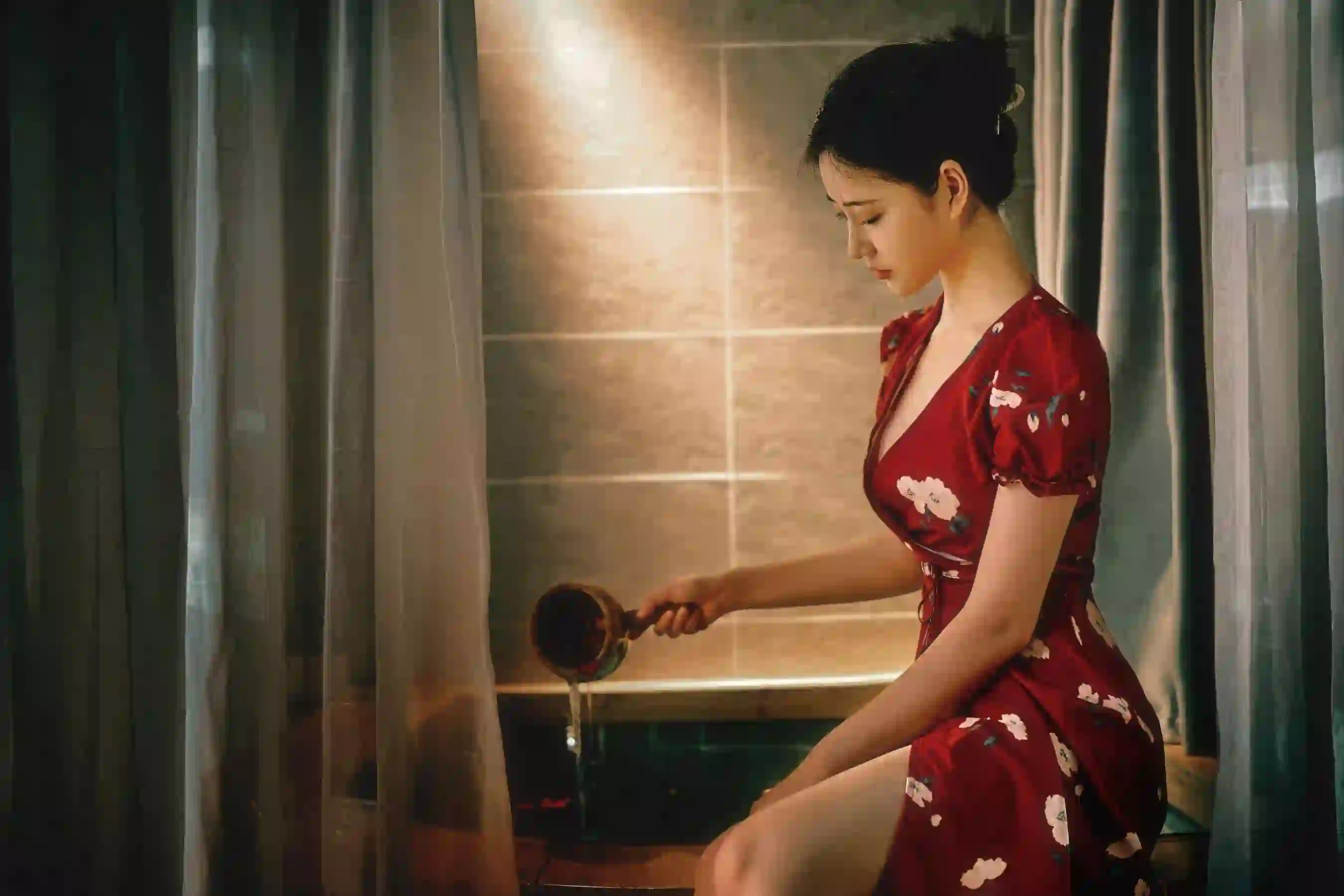 美女 性感 红色裙子 