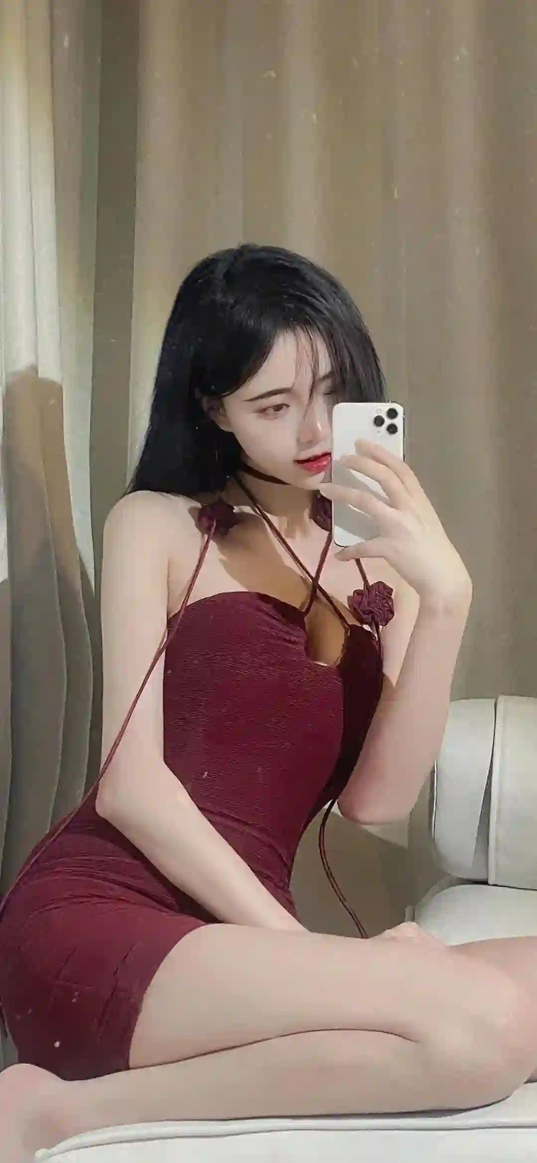 红色吊带裙 性感美女 自拍