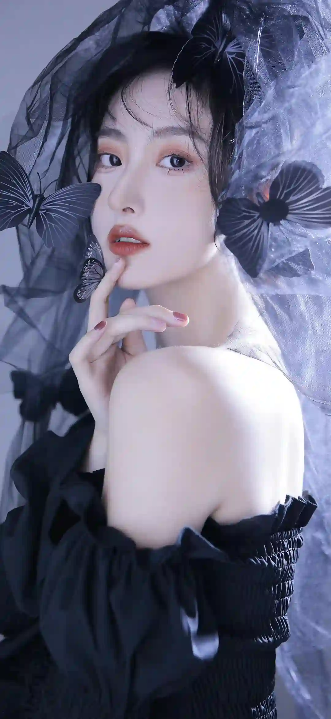 黑色长裙美女 抹胸穿搭 蝴蝶 黑色蝴蝶