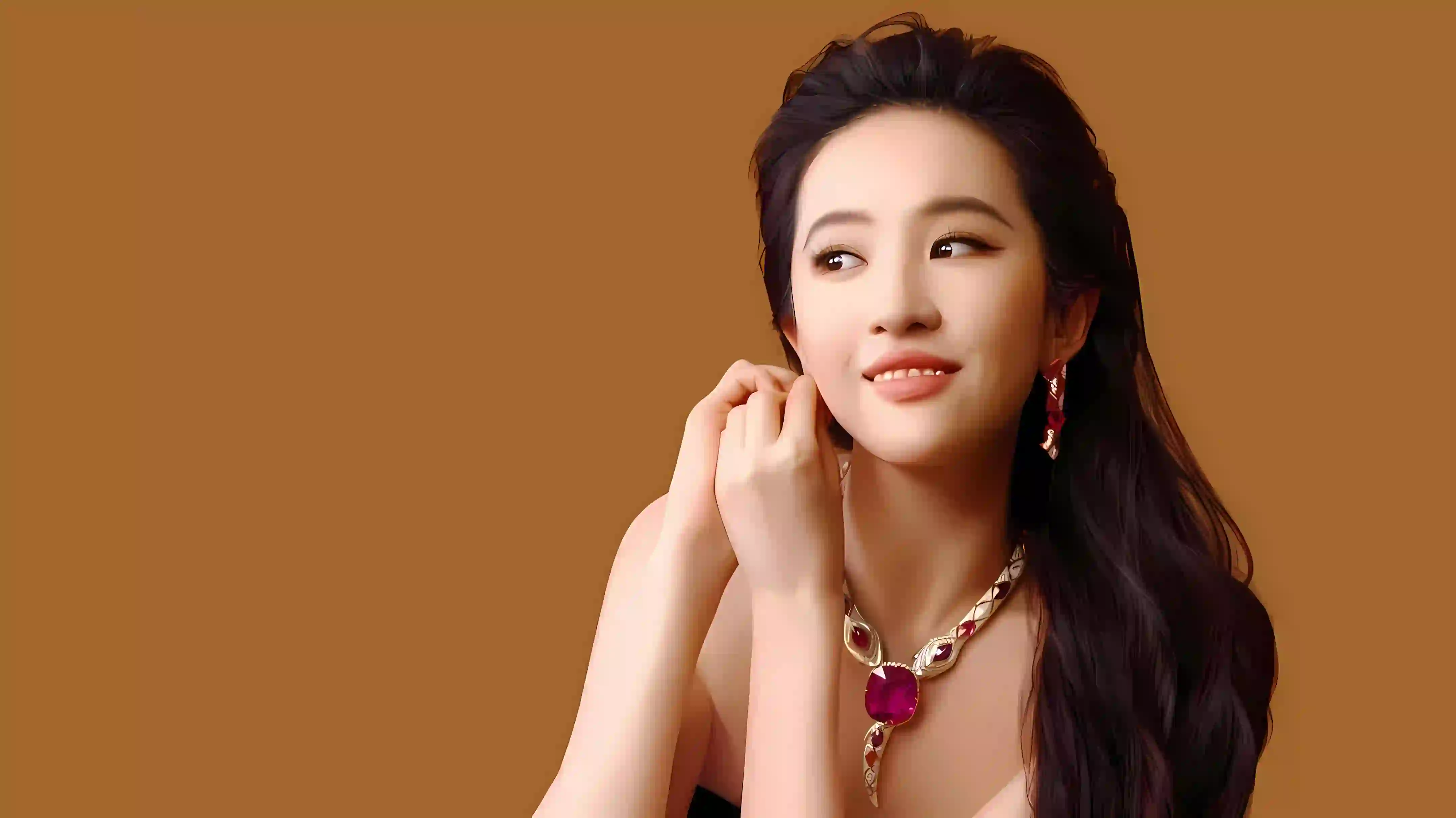 长发美女 美女明星 刘亦菲 珠宝 甜美女孩