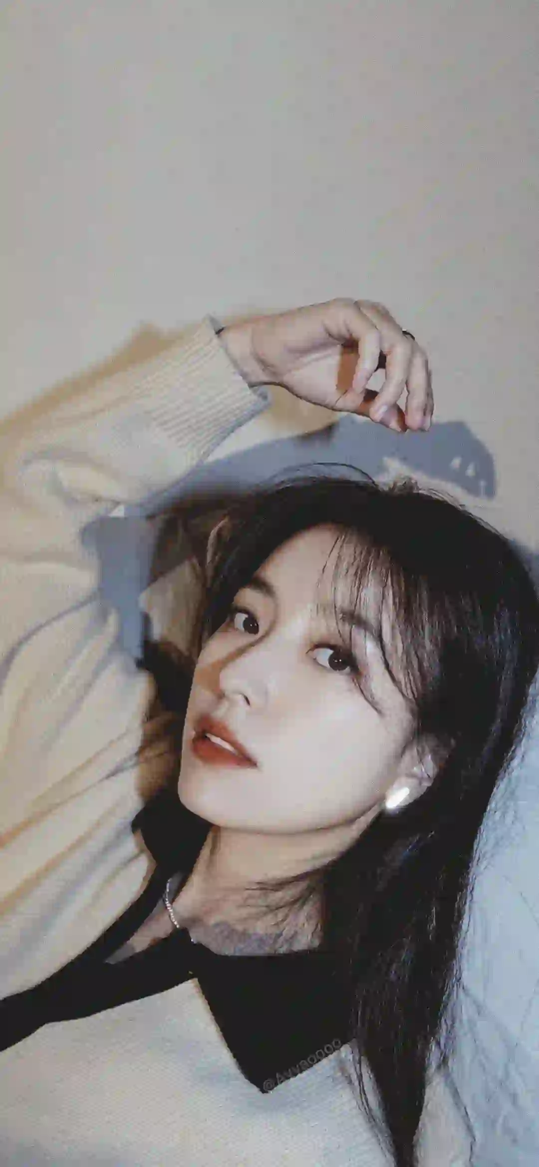 长发美女 白色衣服 