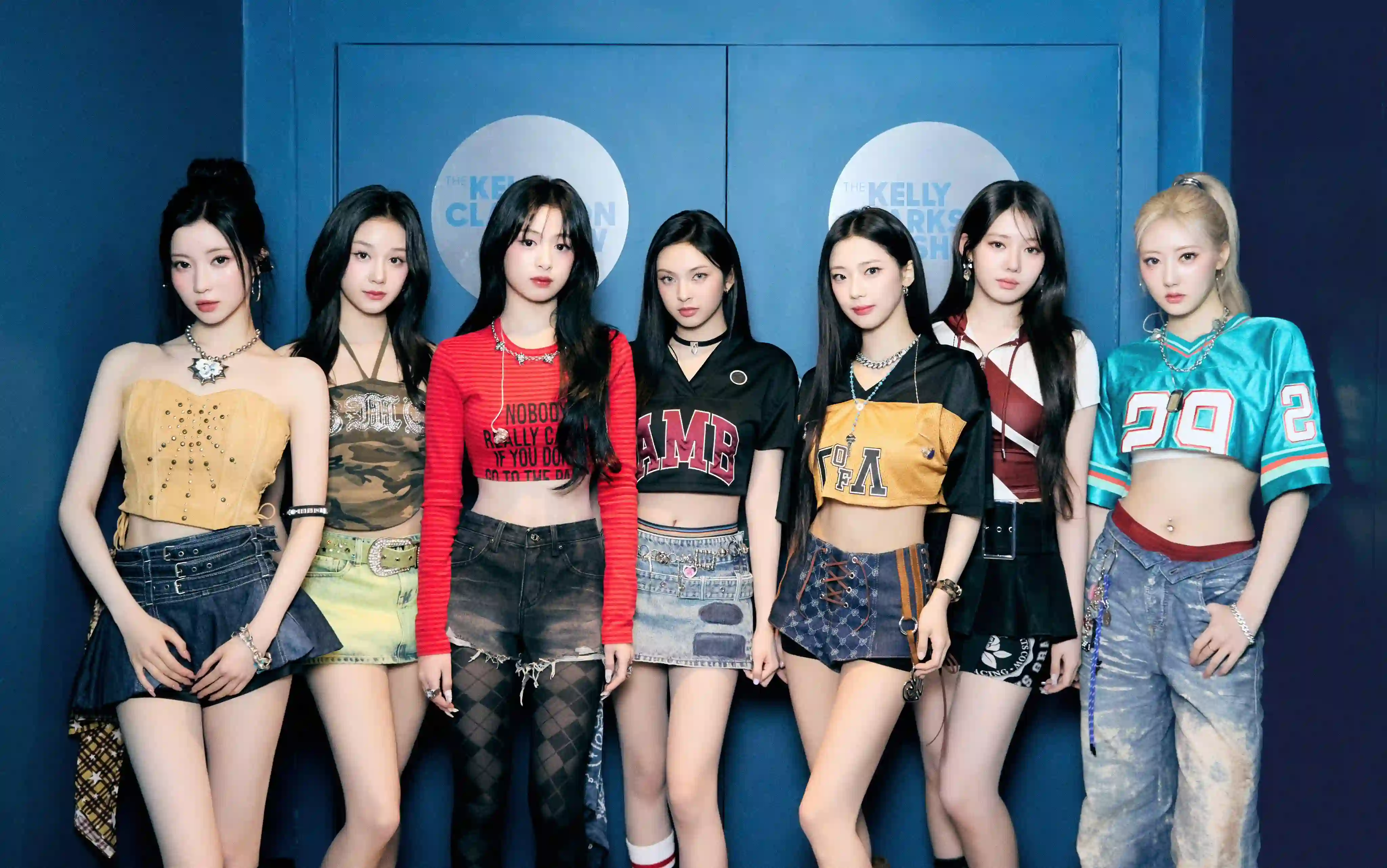 女团 时尚穿搭 个性穿搭 青春活力 美女合照 长腿