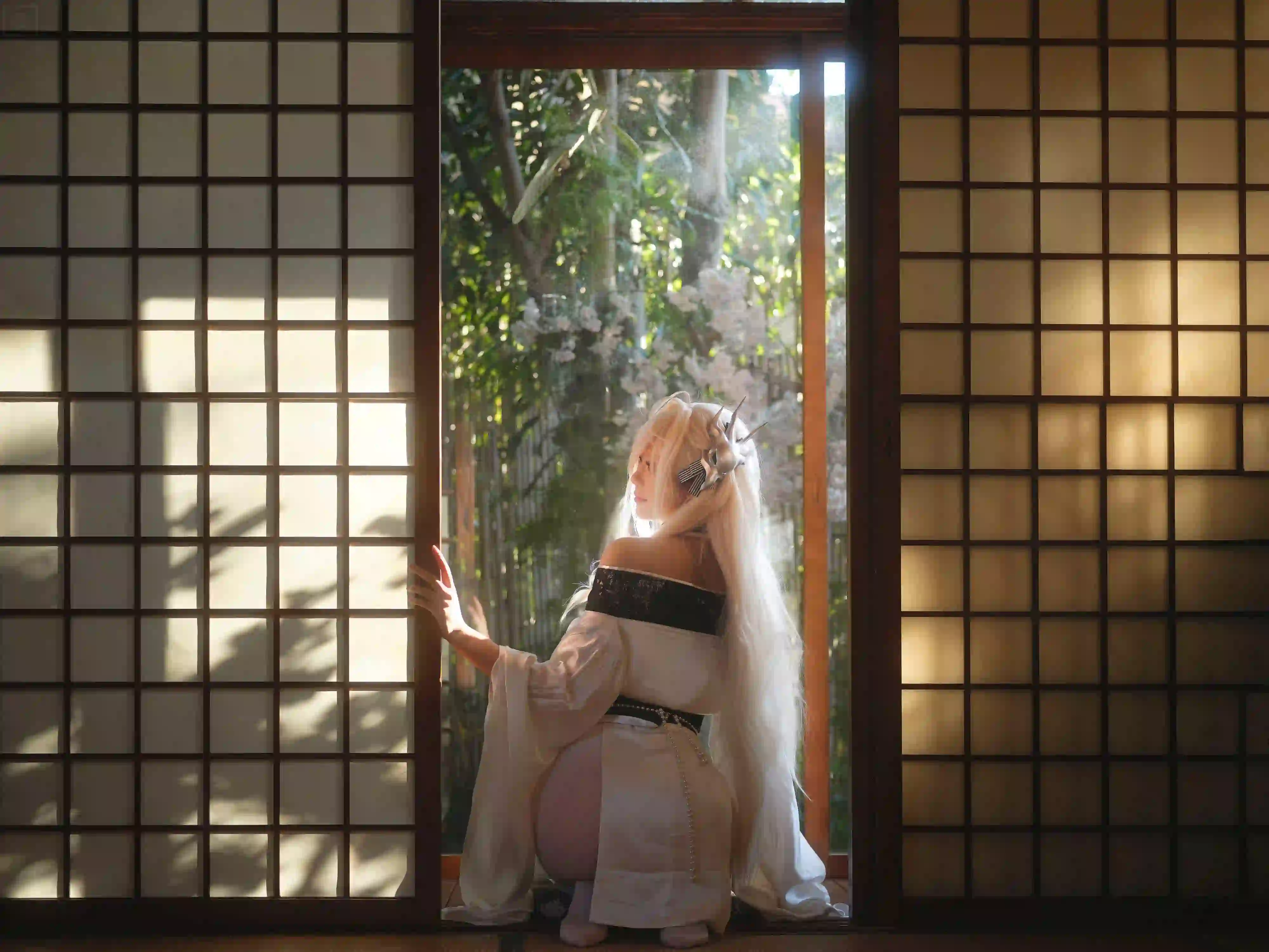 白色长发 白色丝袜 居家写真 性感美女 丝袜 白丝