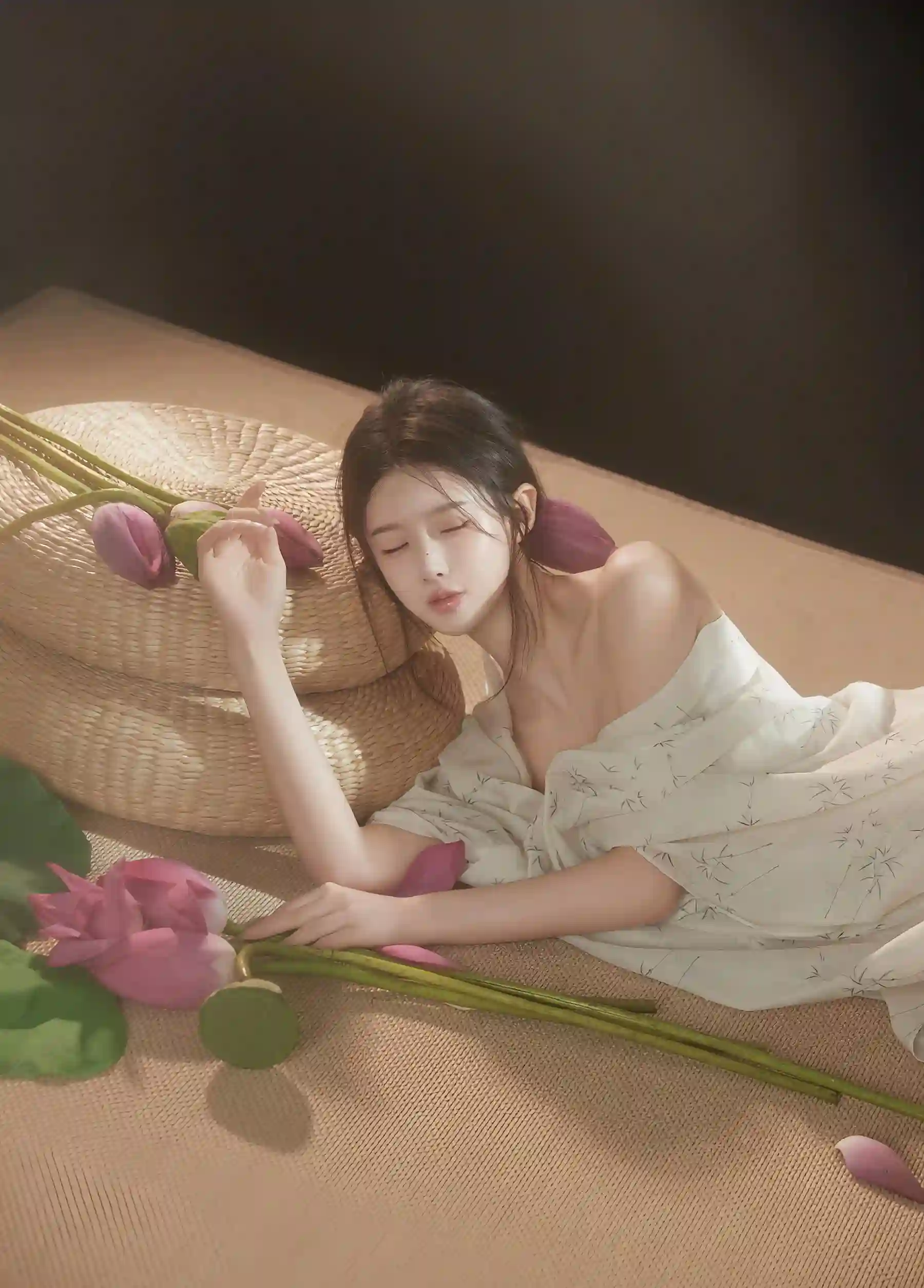 古风美女 性感美女 古风 花 荷花 古典美女 