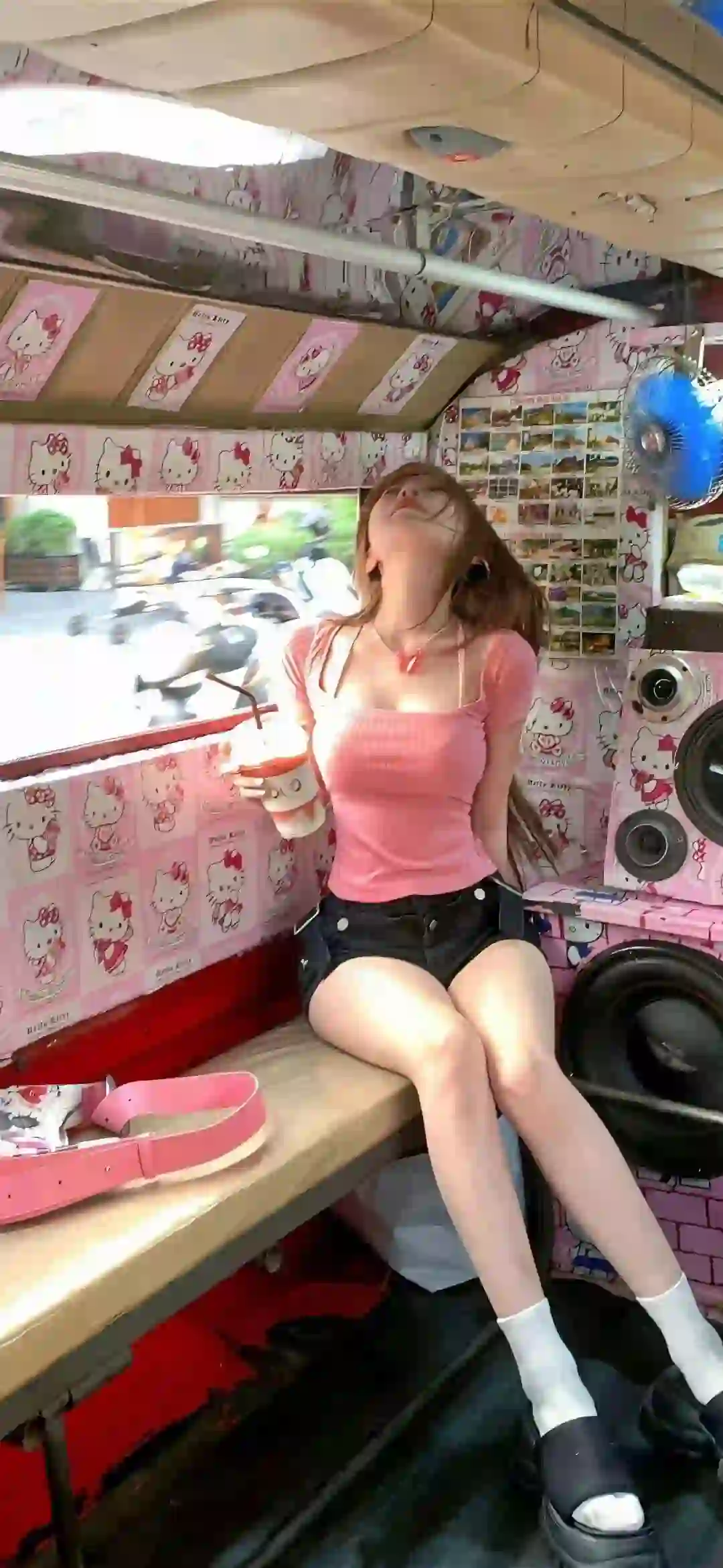 美女 长发美女 性感 粉红色上衣 