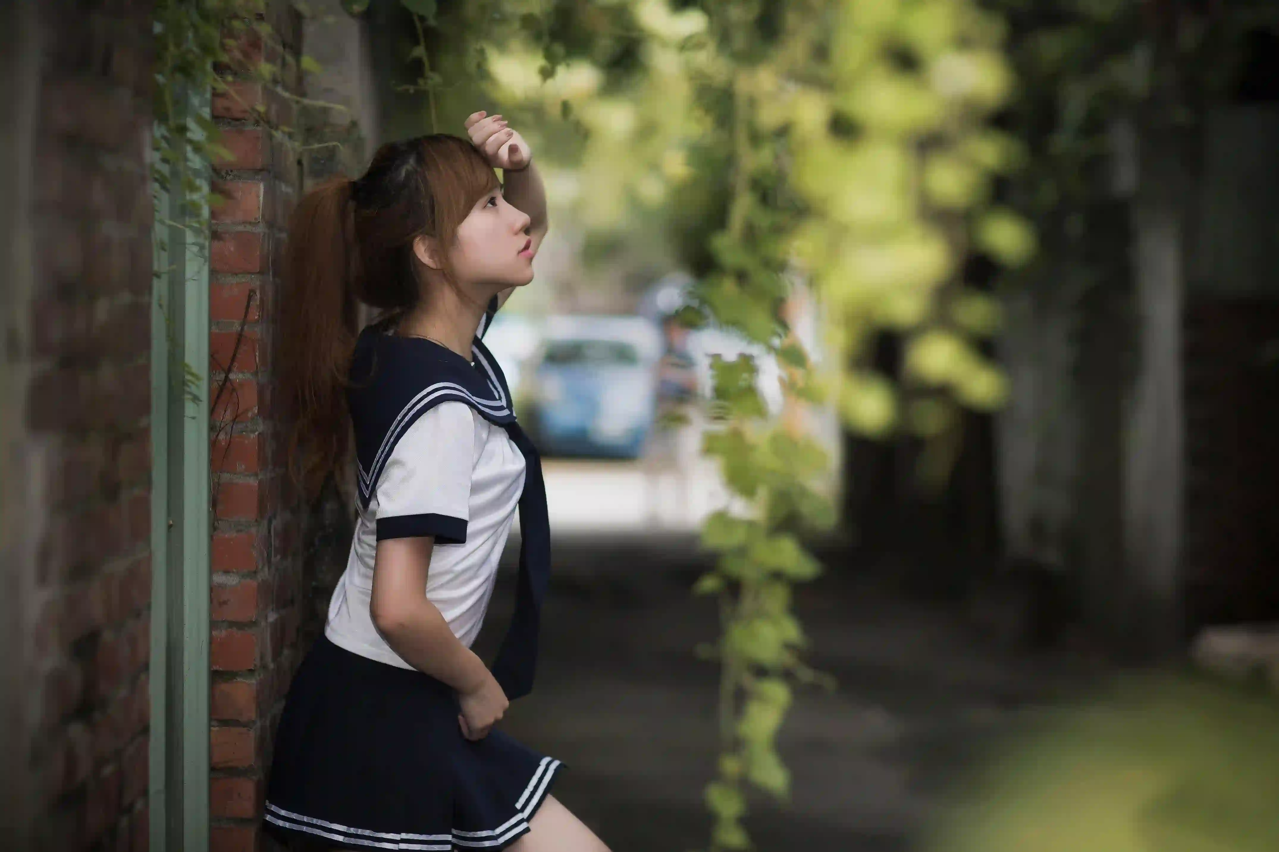 长发清纯美女 侧脸 jk穿搭 白色衬衫 裙子