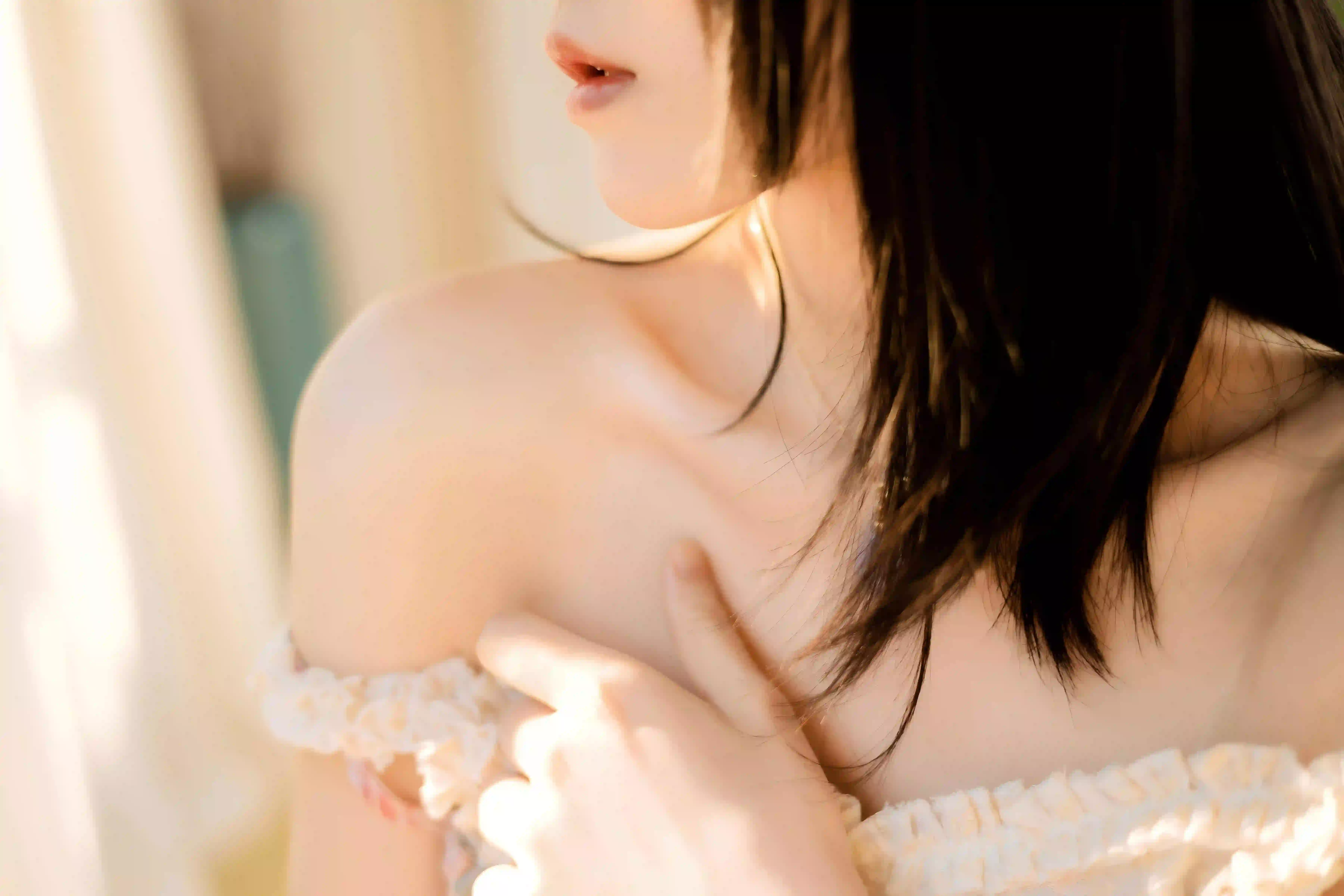 特写 长发美女 抹胸长裙