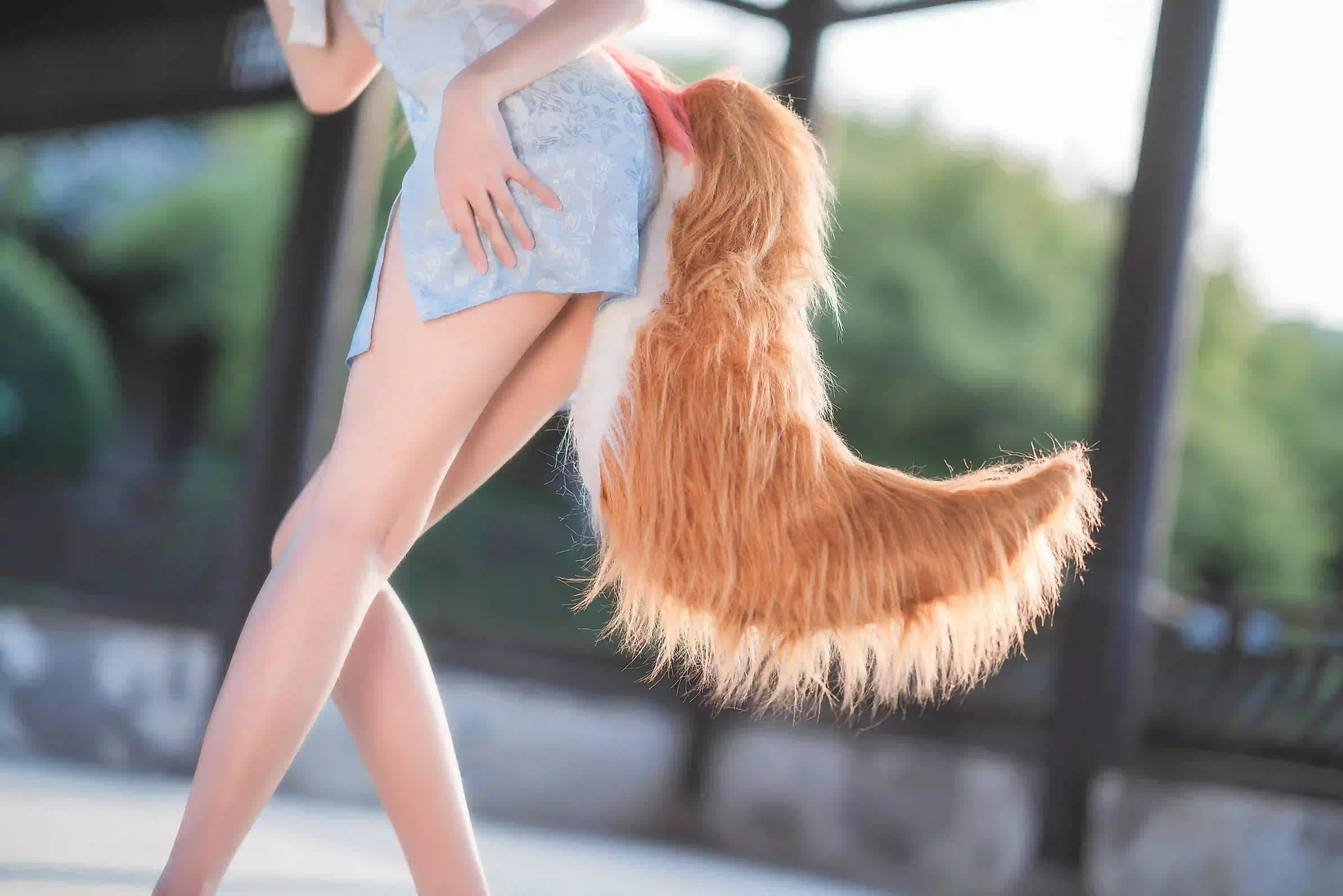 cosplay 长发女孩 狐狸耳朵 尾巴 旗袍 尾巴 可爱 腿