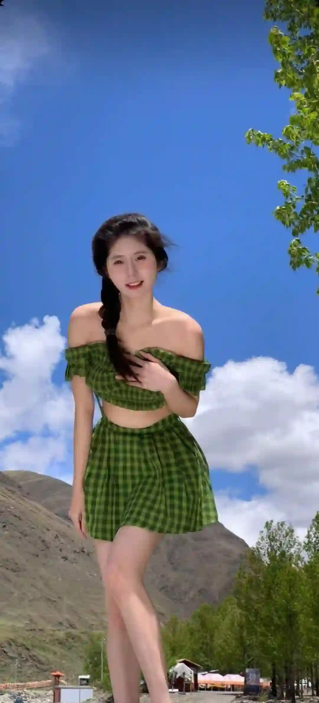 可爱清纯女孩 长腿女孩 抹胸穿搭 户外 微笑
