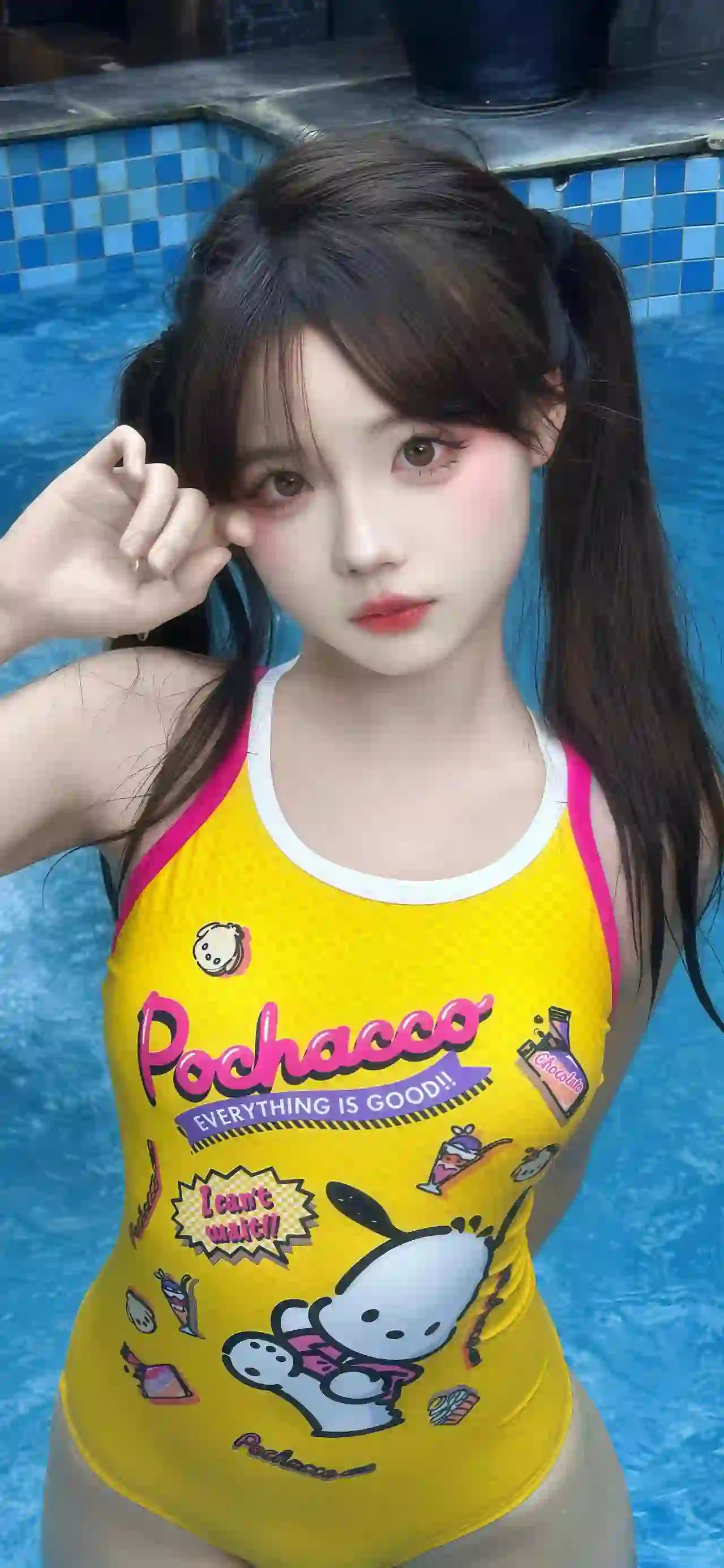 可爱长发美女 双马尾女孩 泳池美女