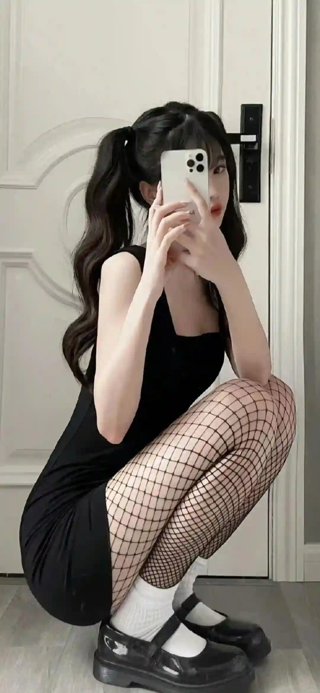 长发黑裙美女 渔网袜 双马尾 自拍 