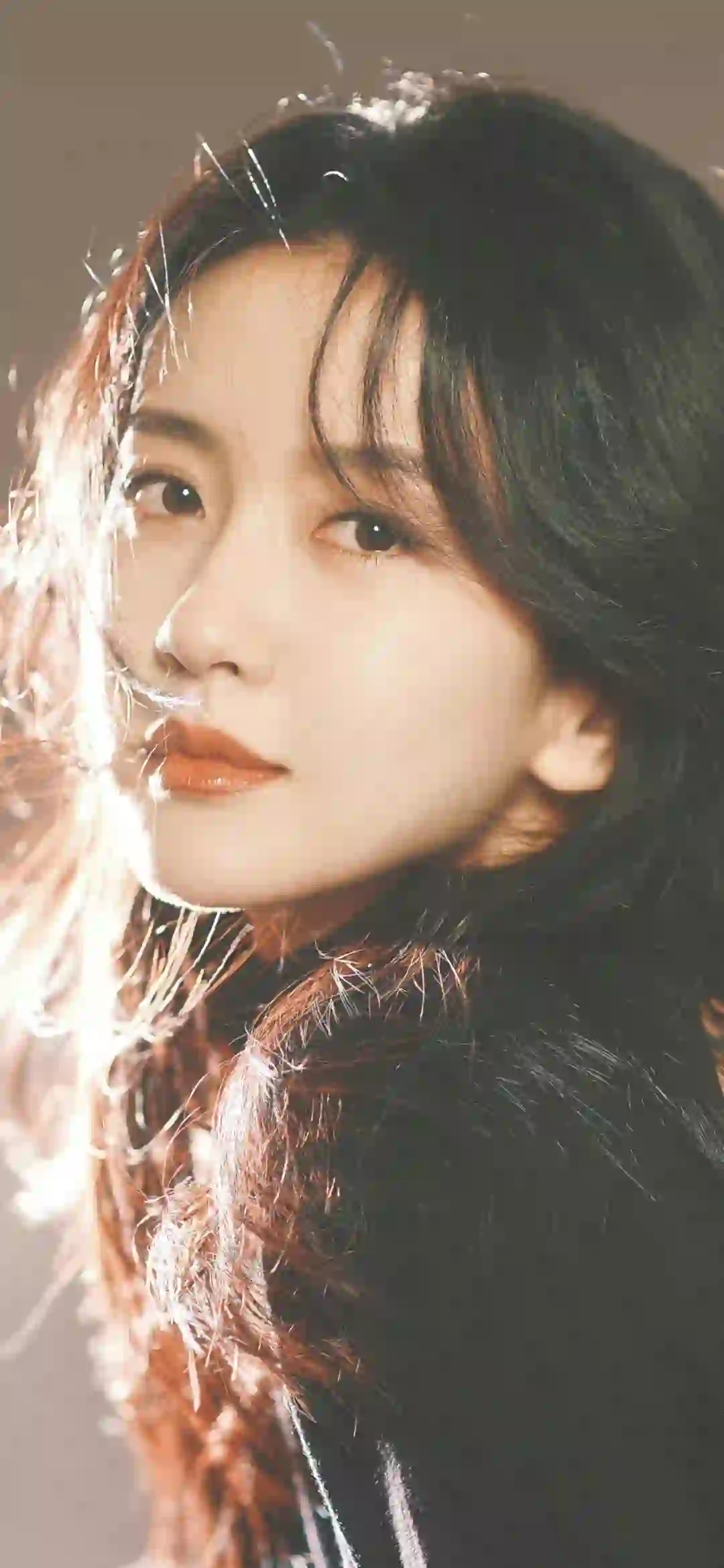 许龄月 长发美女 黑色衣服 