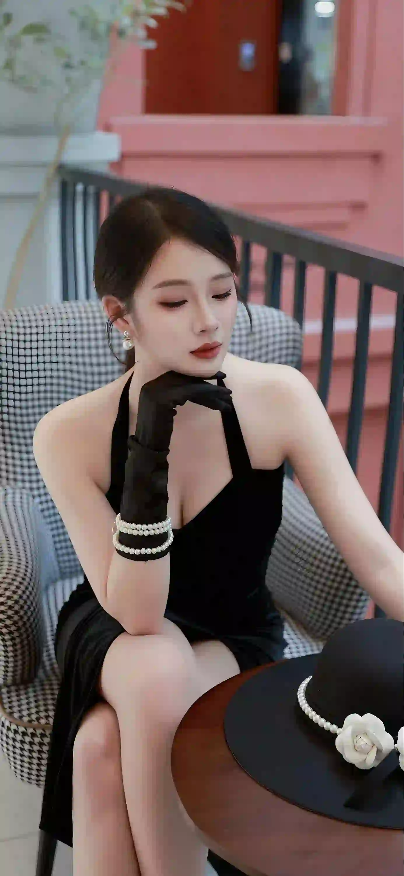 长发美女 性感美女 黑色裙子 写真 黑色帽子