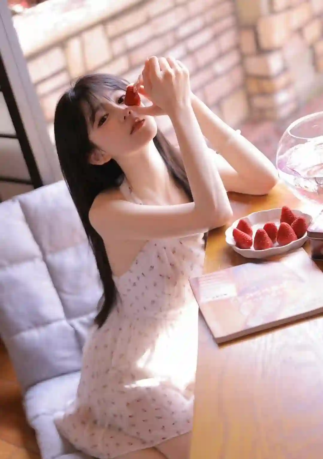 碎花裙女孩 可爱女孩 白色裙子 长发可爱美女 写真