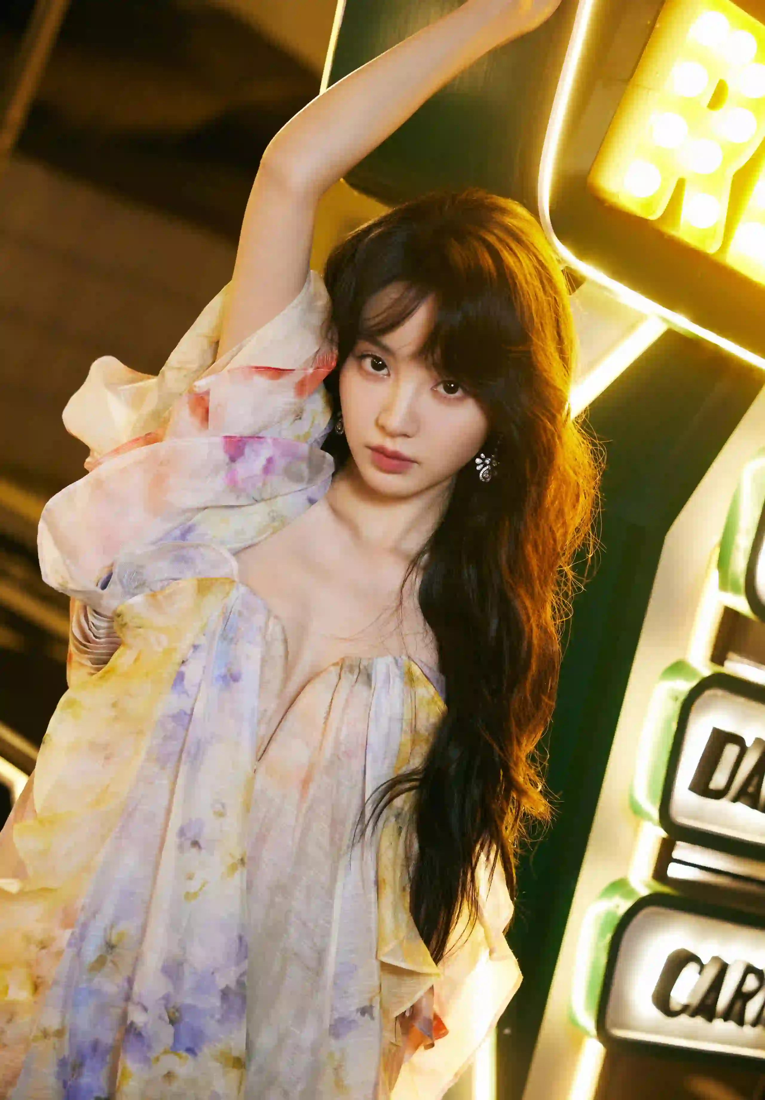 田曦薇 长发美女 街拍 时尚美女