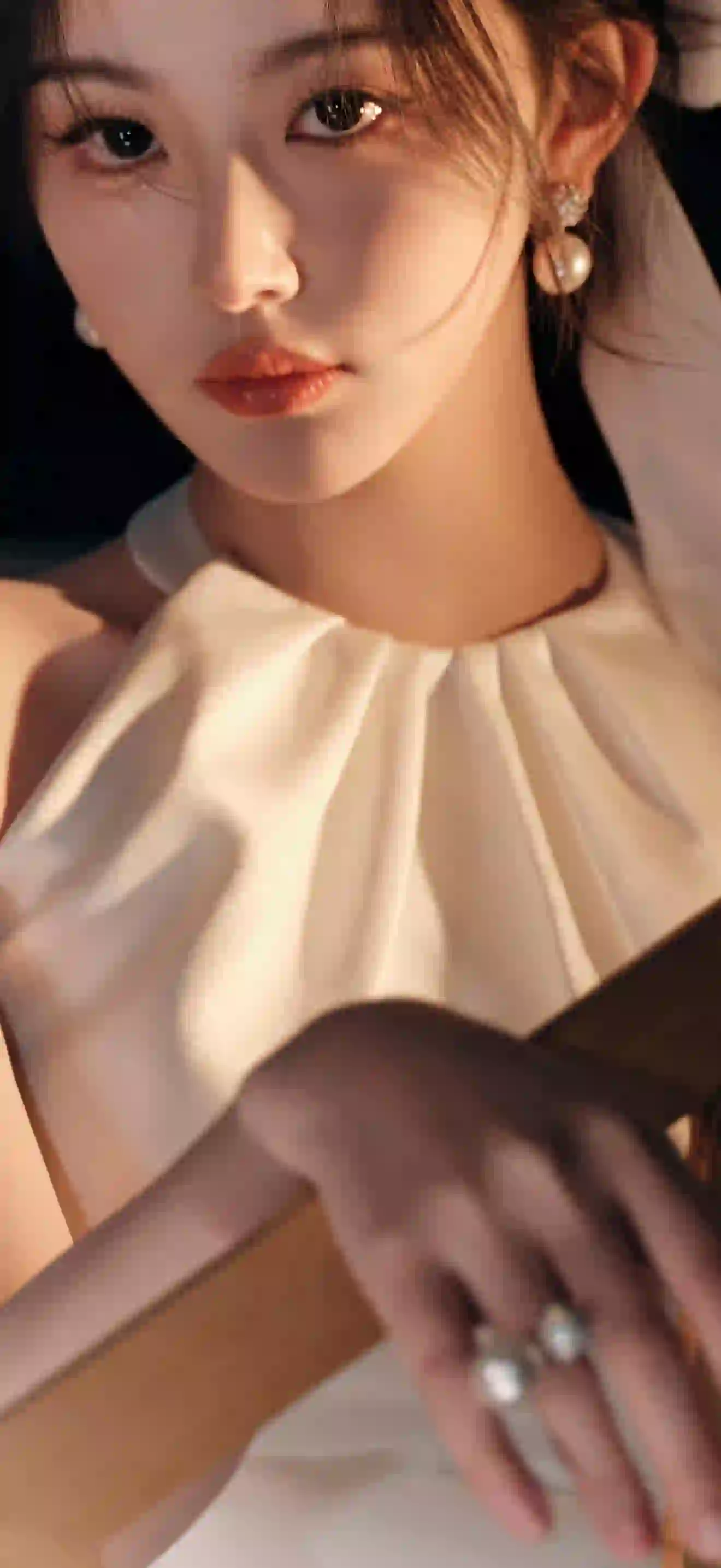 明星 孔雪儿 长发美女 珍珠耳环