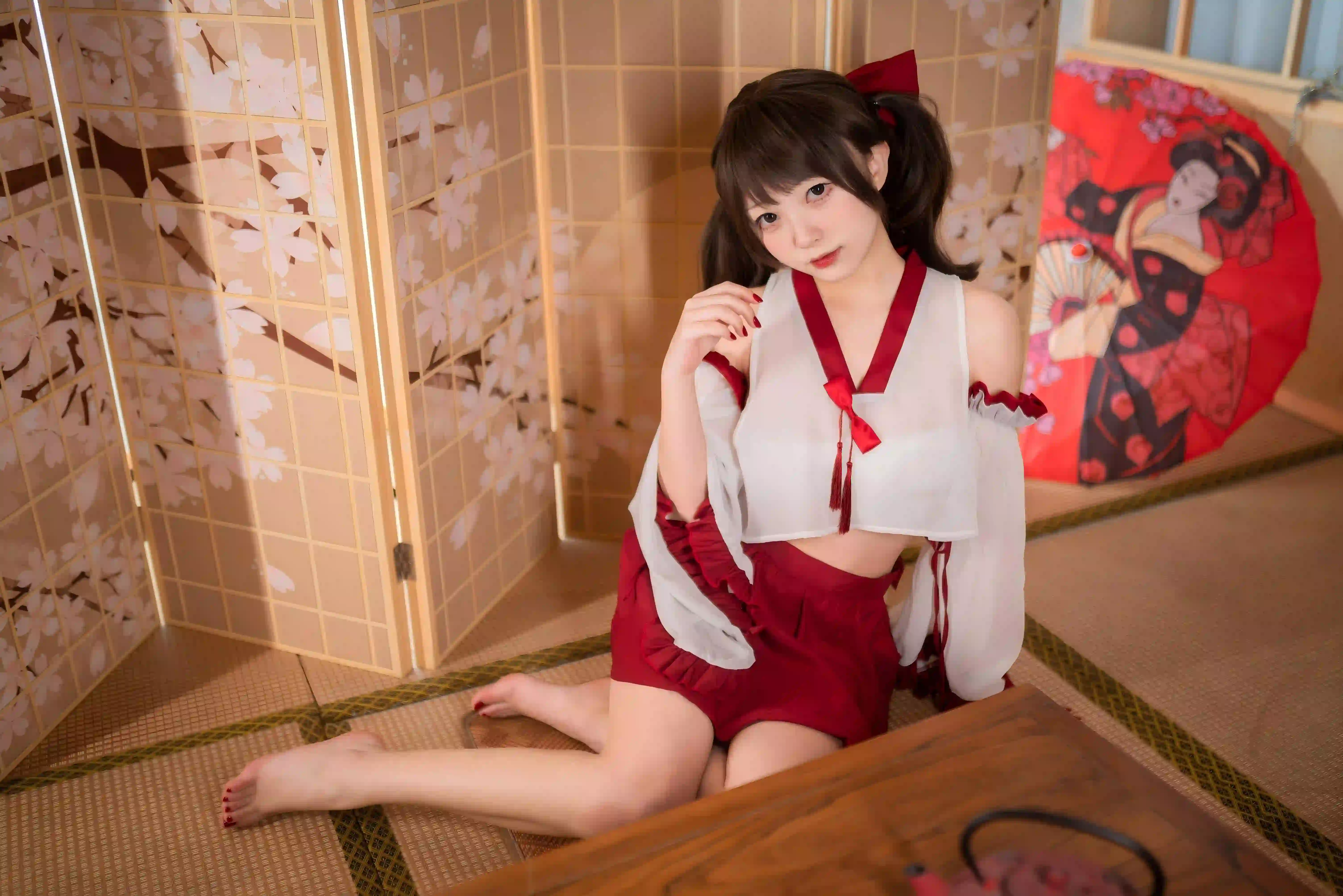双马尾女孩 长发美腿 红色裙子 长发美女