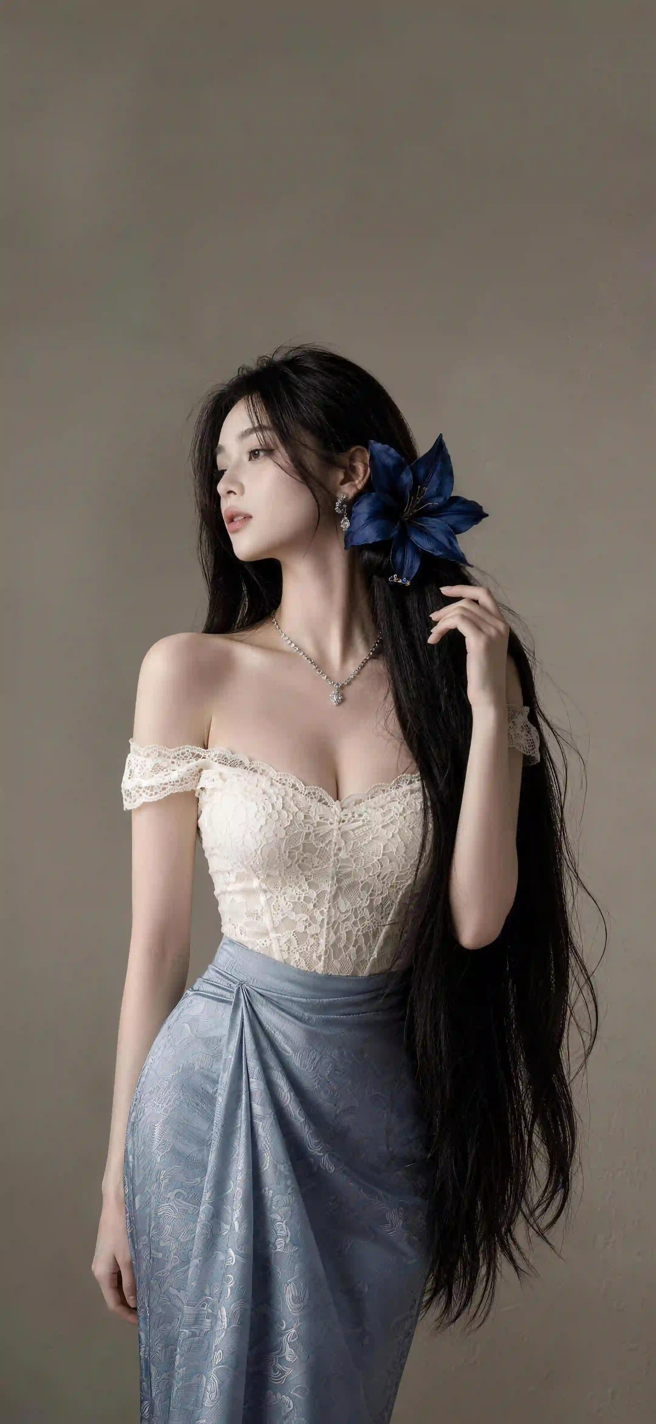 黑色长发 白蕾丝上衣 蓝色长裙 优雅写真 深蓝花朵