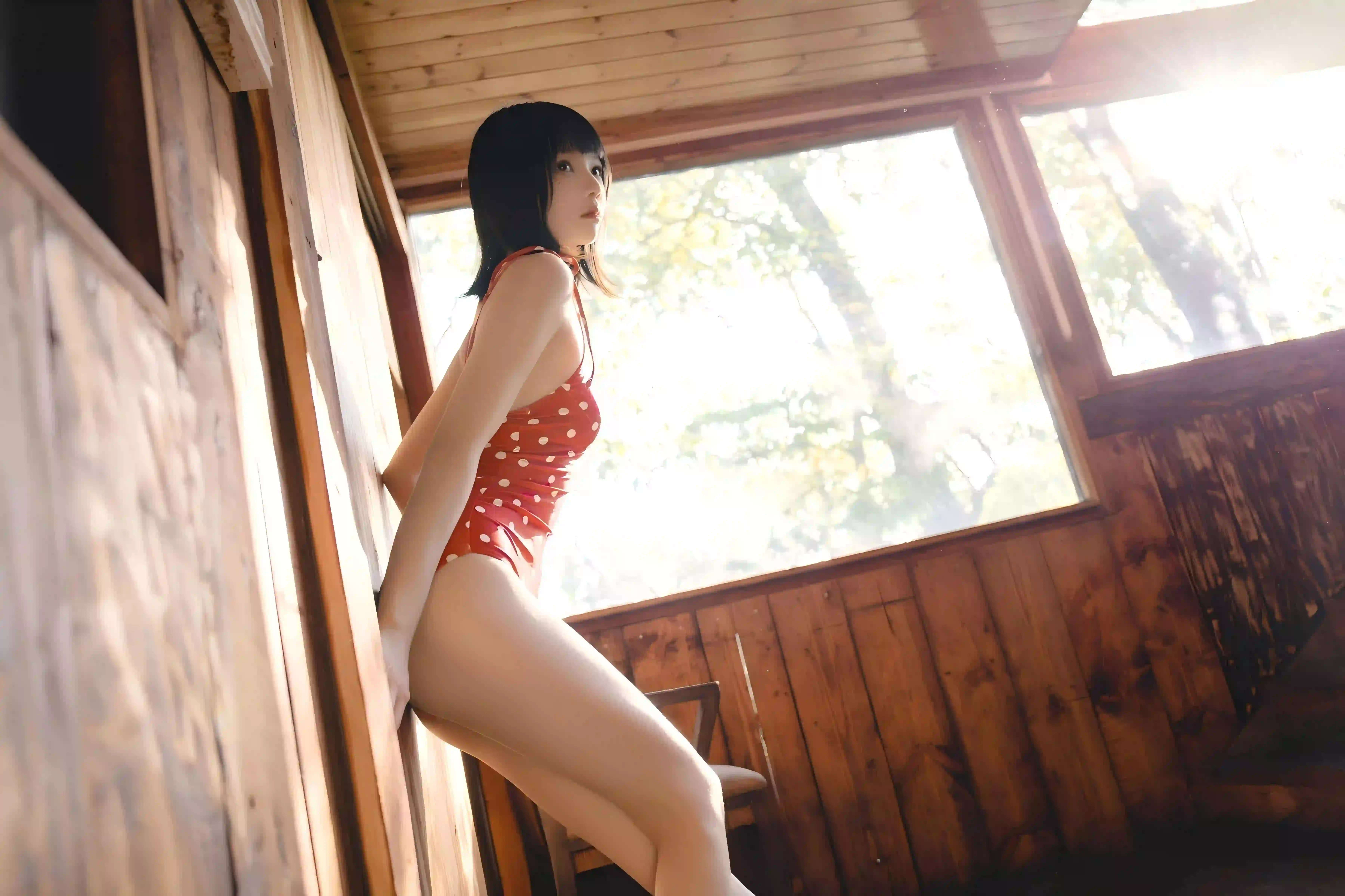 夏日穿搭 红色吊带 美女 长发美女 性感美女