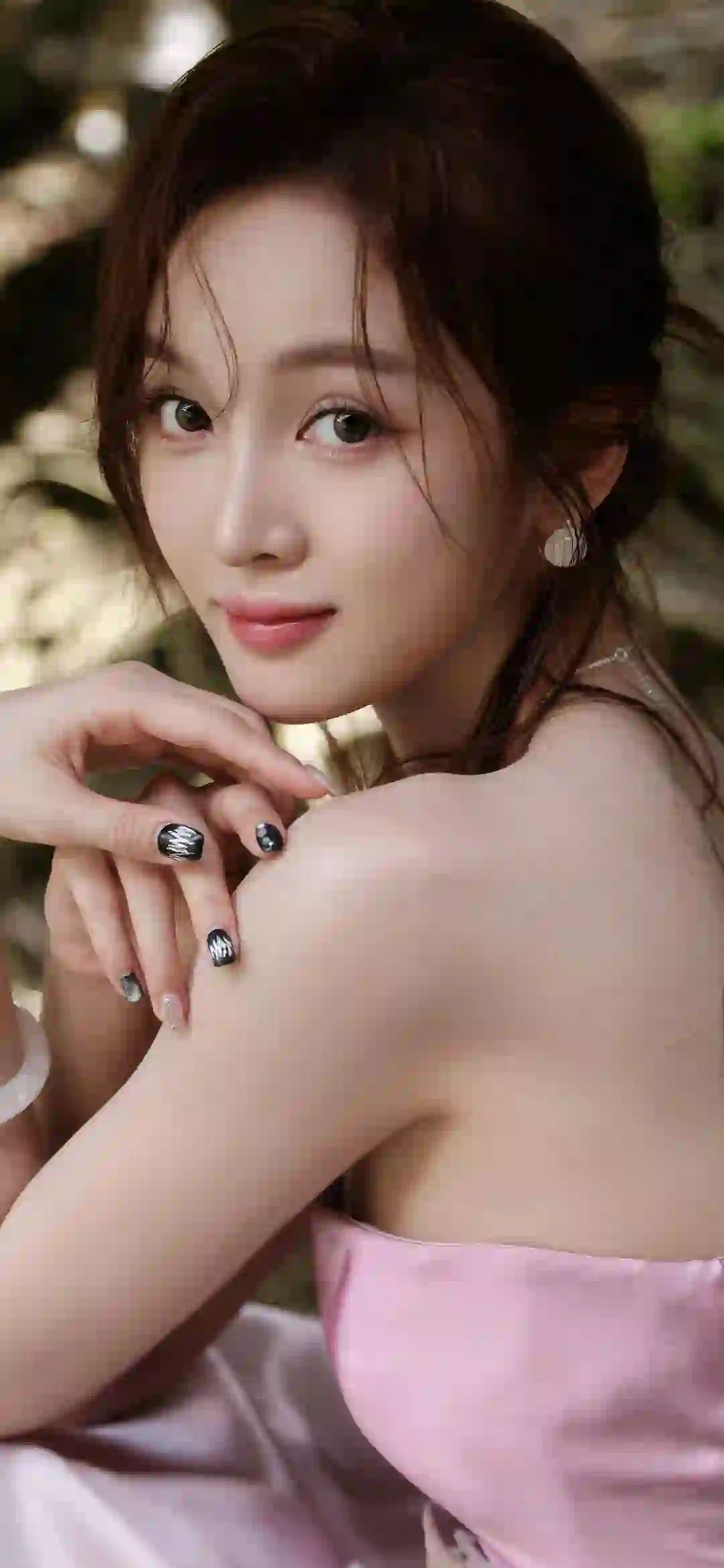明星壁纸 吴宣仪 长发美女 粉色衣服 清纯可爱美女 