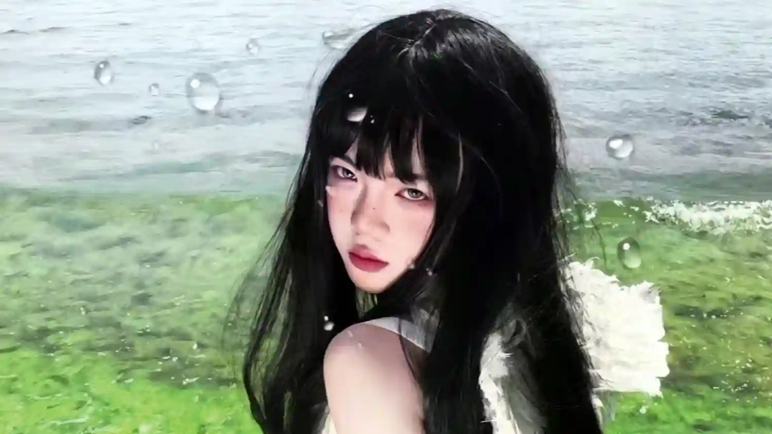 水 长发美女 海水 海边