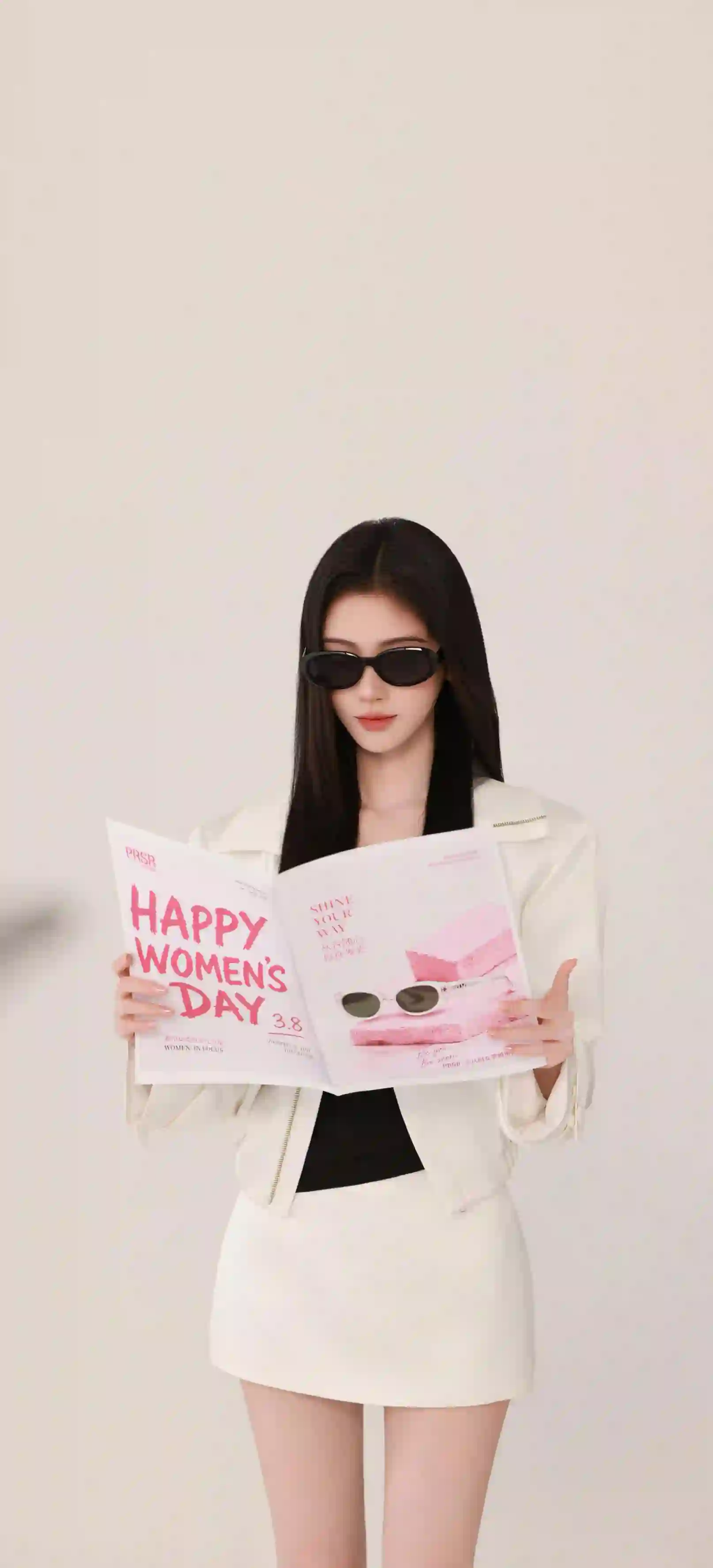 时尚美女 墨镜 简约背景 节日杂志 白色穿搭 鞠婧祎