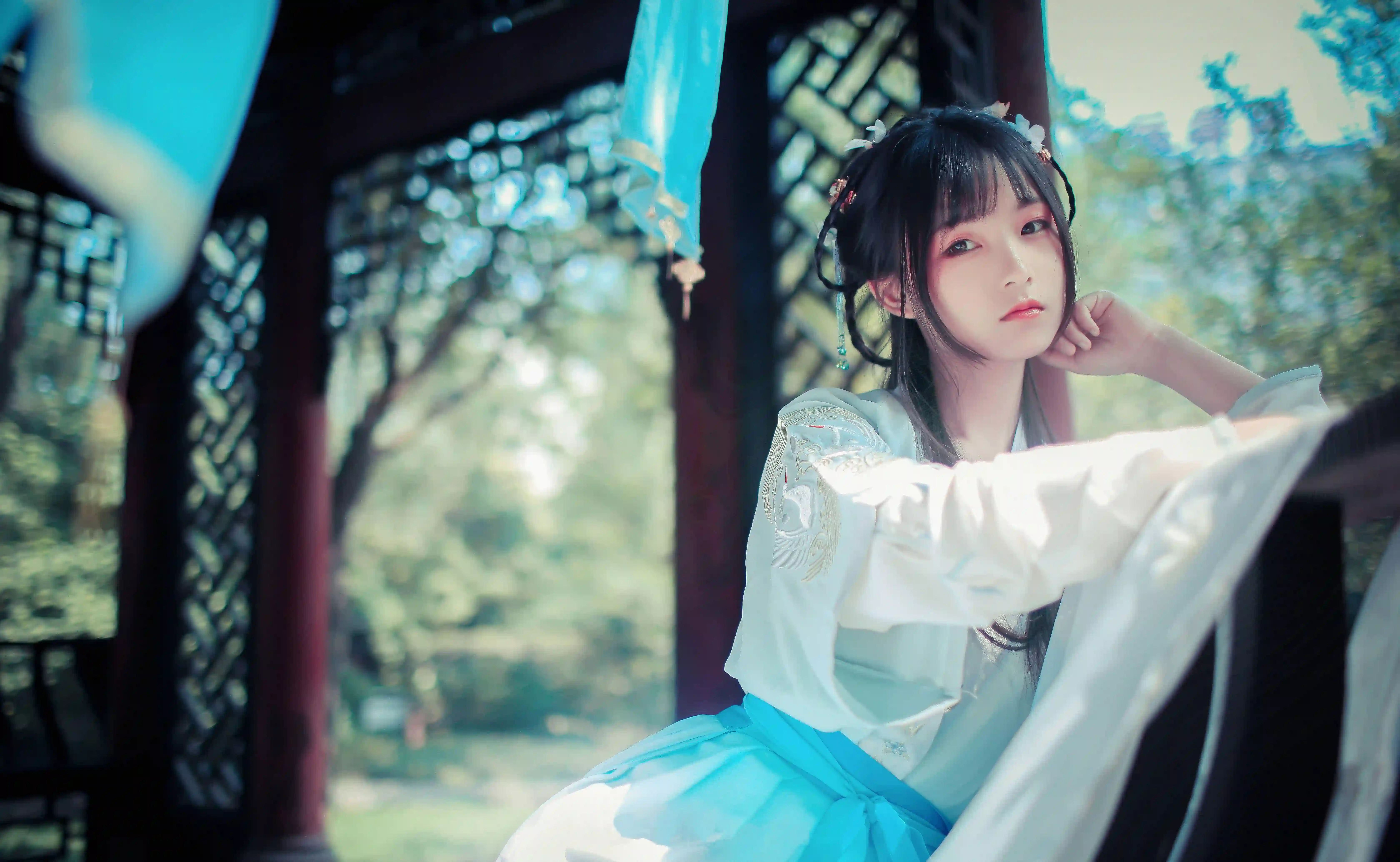 古风 汉服 蓝色裙子 白色衣服 长发古风美女 可爱女孩