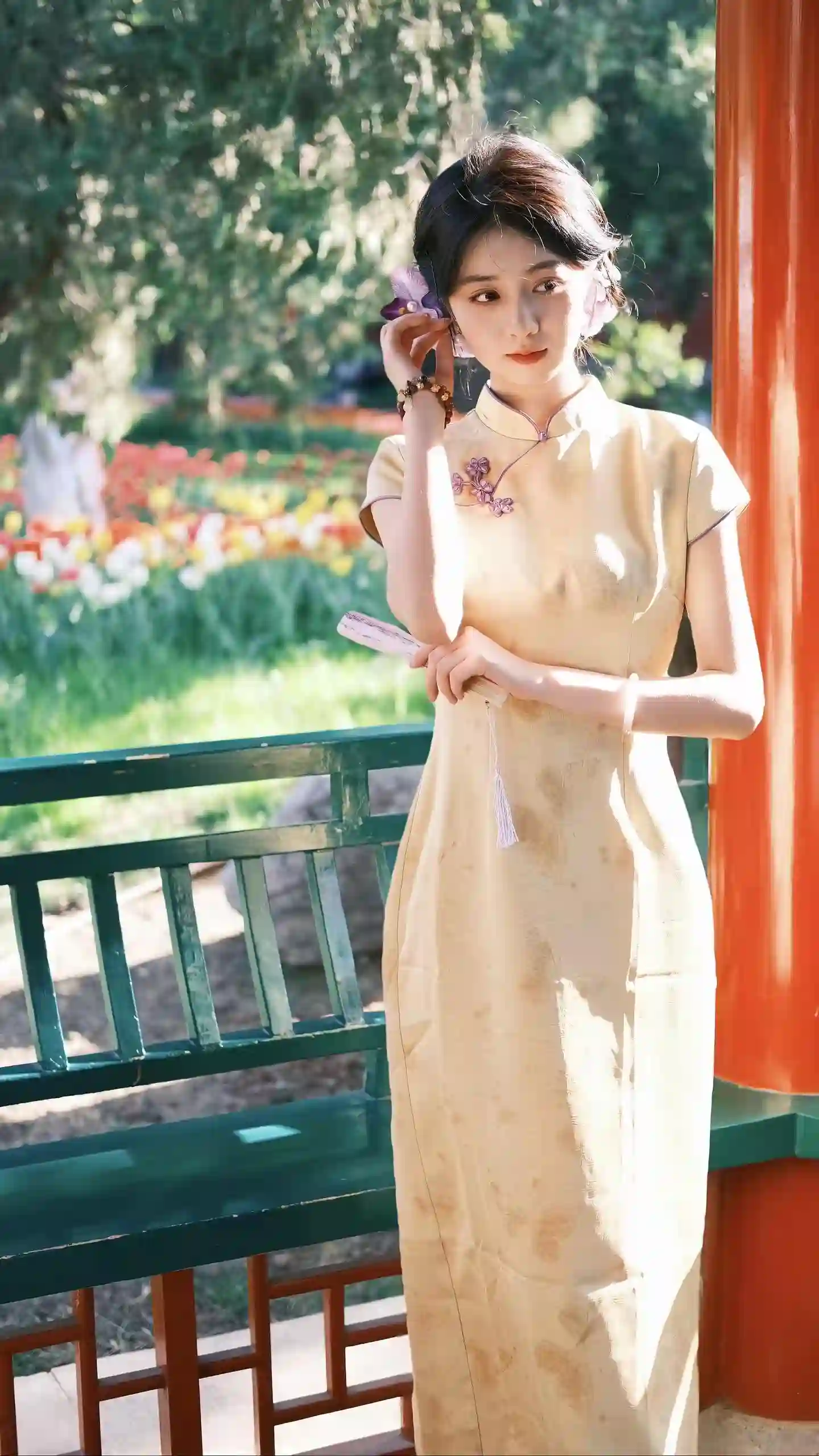 长发美女 优雅知性美女 古风美女 旗袍美女 公园写真 