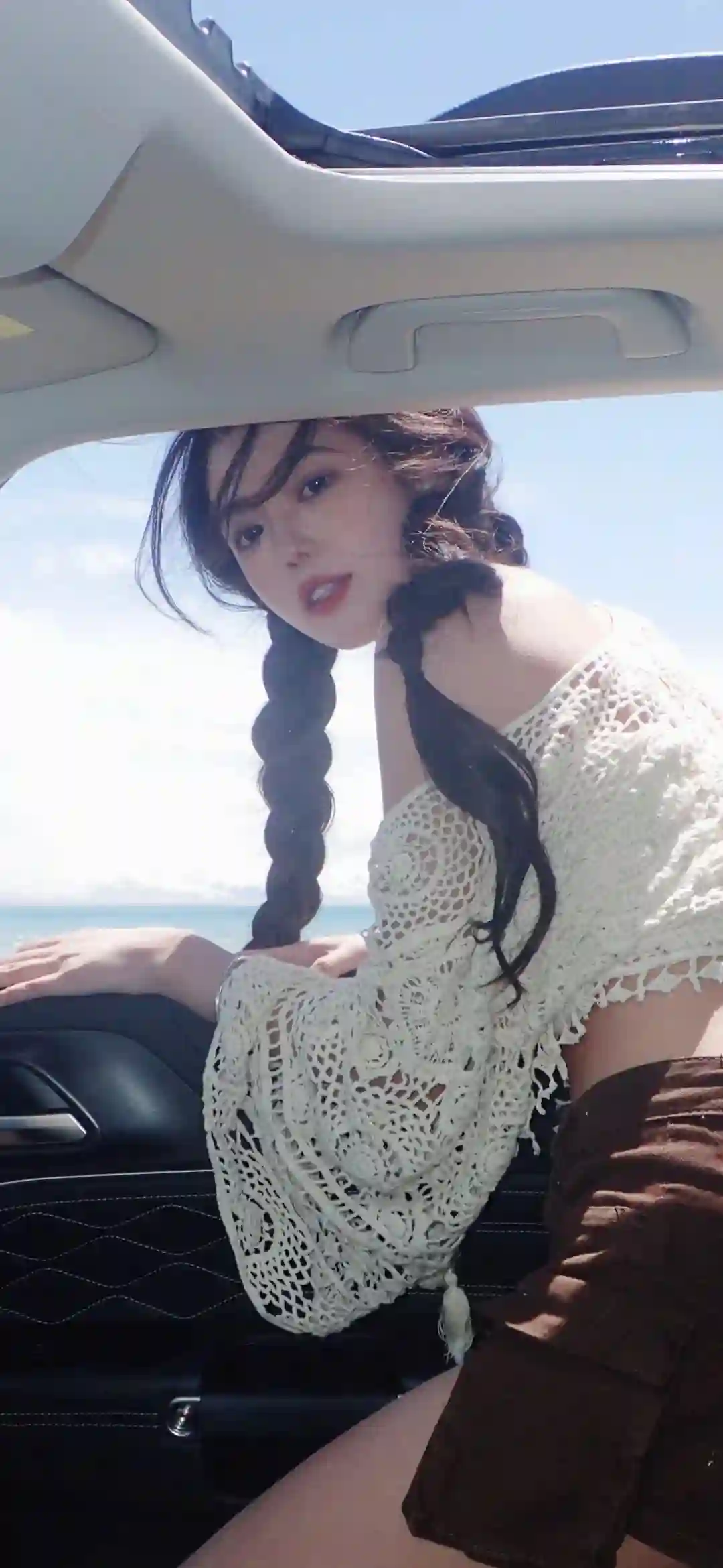 马尾辫 针织毛线衣 长发美女
