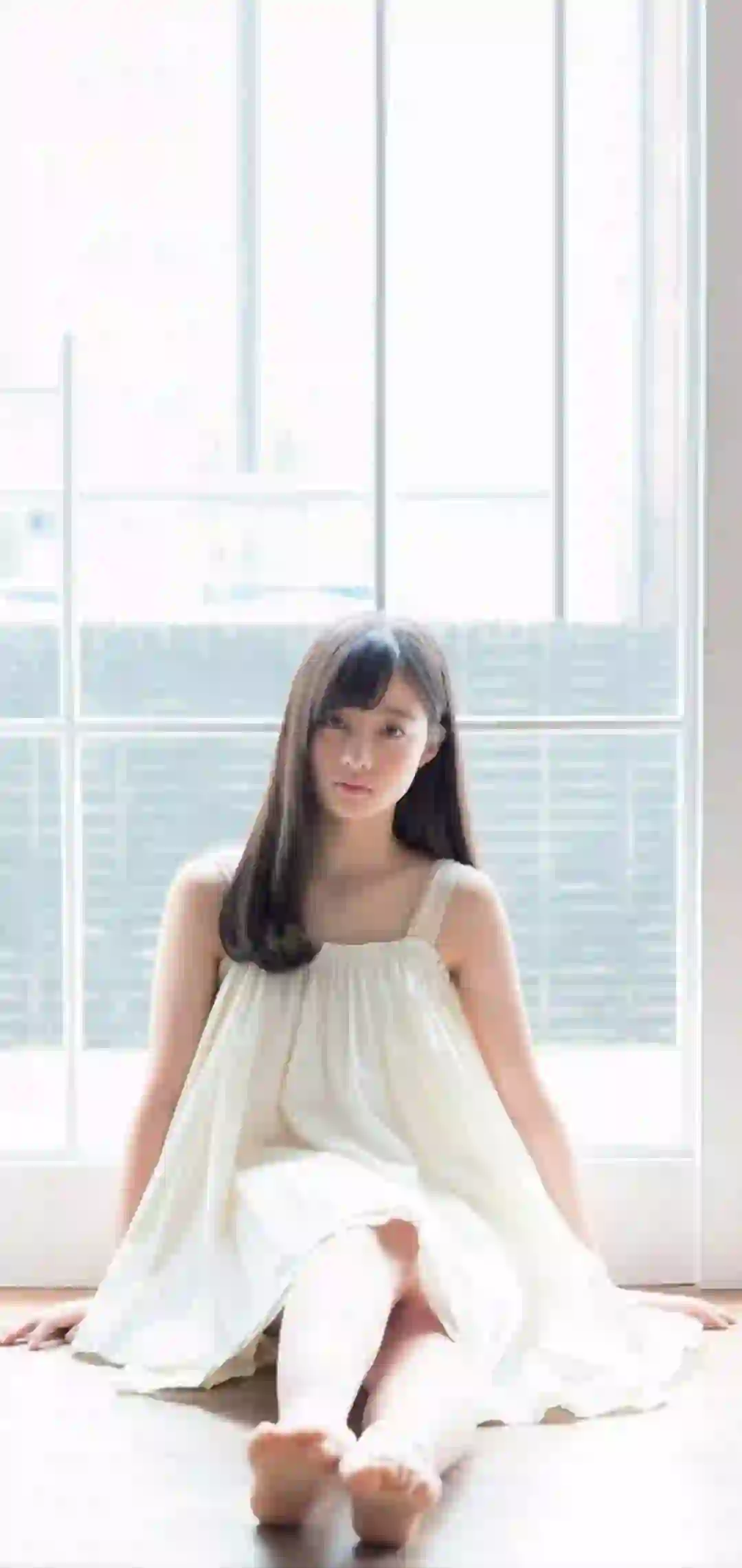 长发清纯美女 白色裙子 居家写真 长腿美女