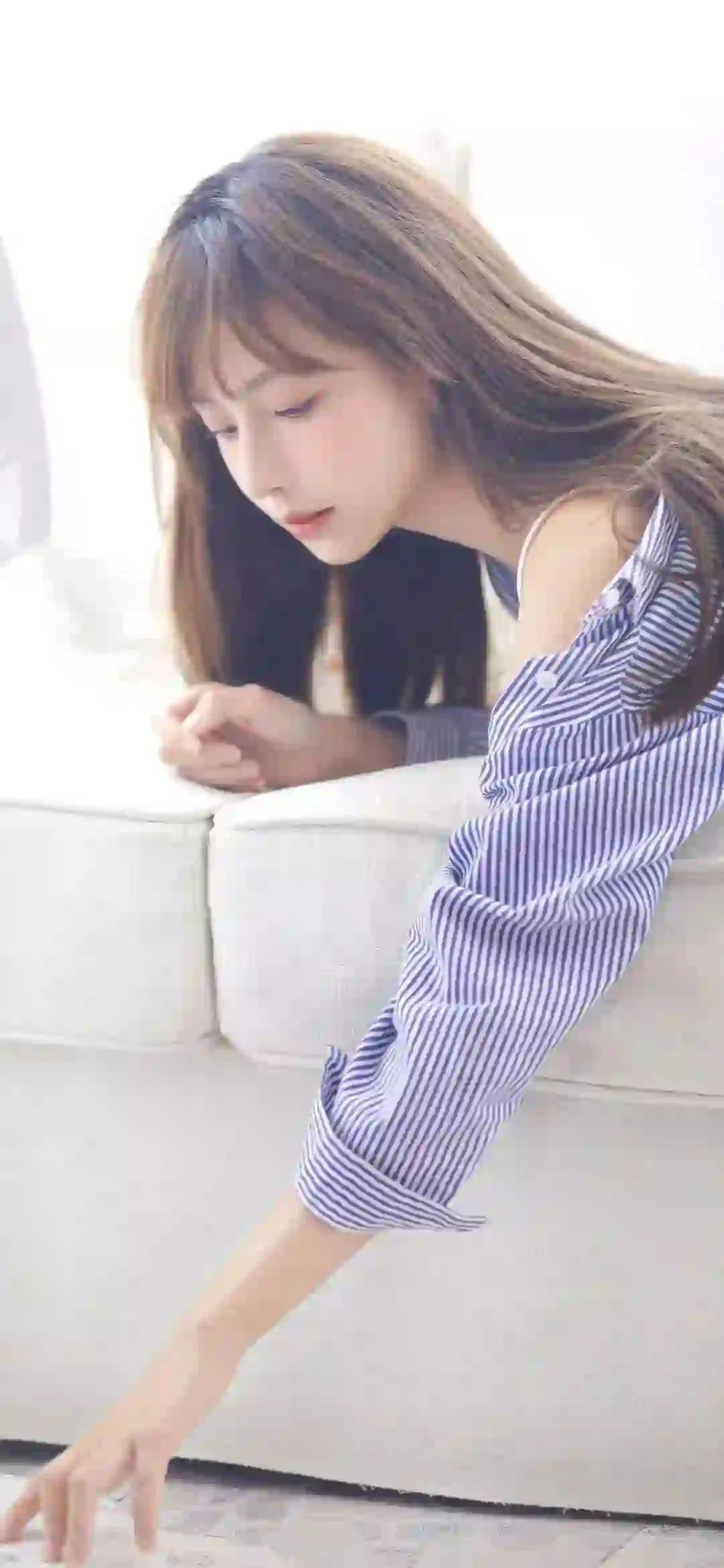 条纹 长发清纯美女