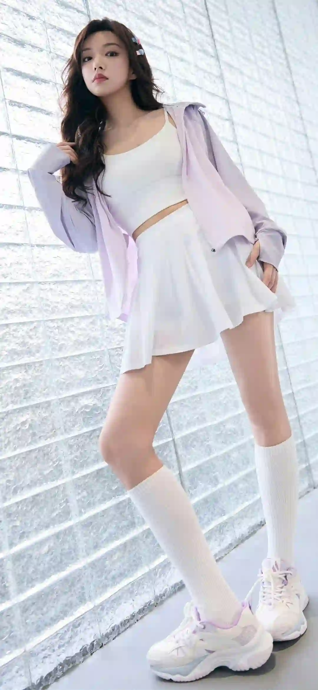 酷酷的长发白裙美女 写真