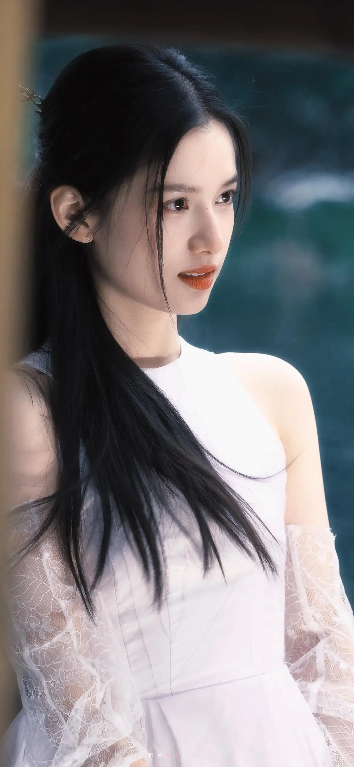 长发 白色裙子 美女