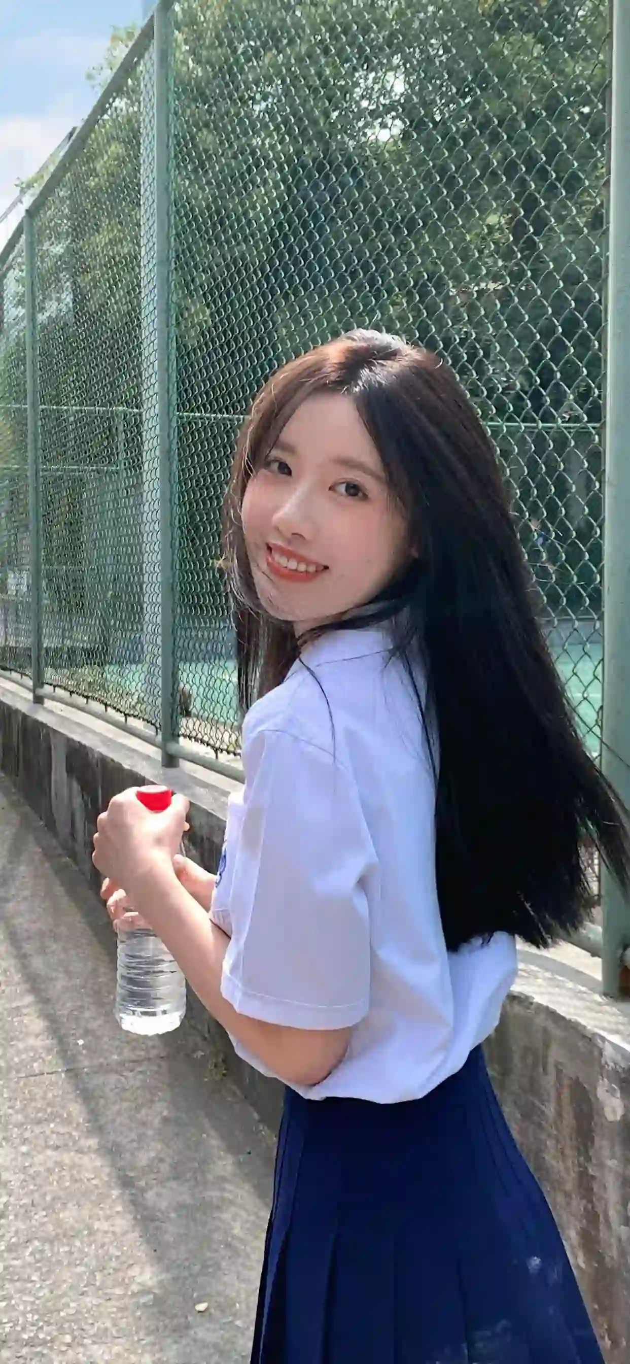 回头 长发清纯美女 甜美女孩 制服穿搭 jk穿搭
