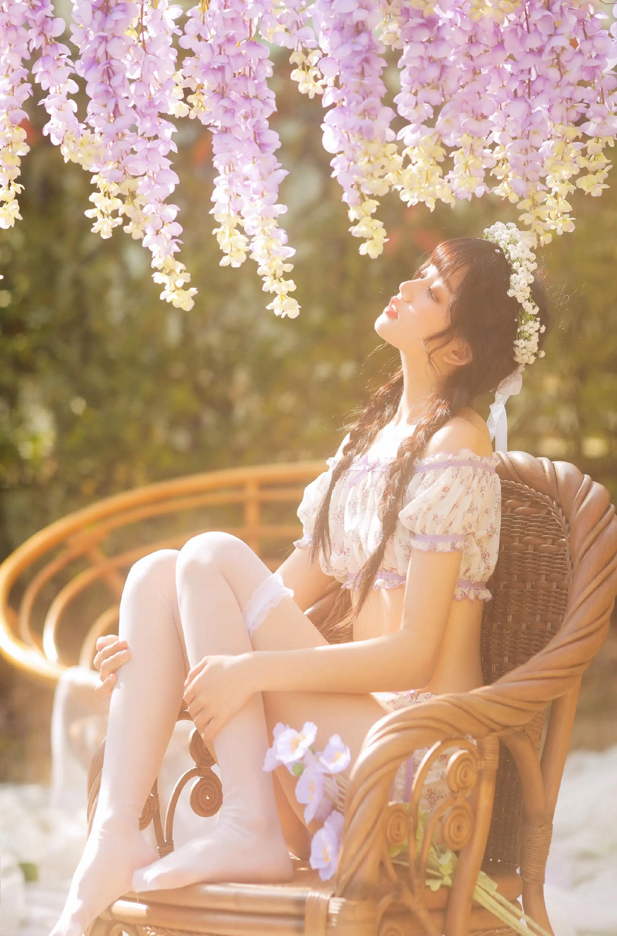 户外写真 长腿丝袜美女 朦胧美 花
