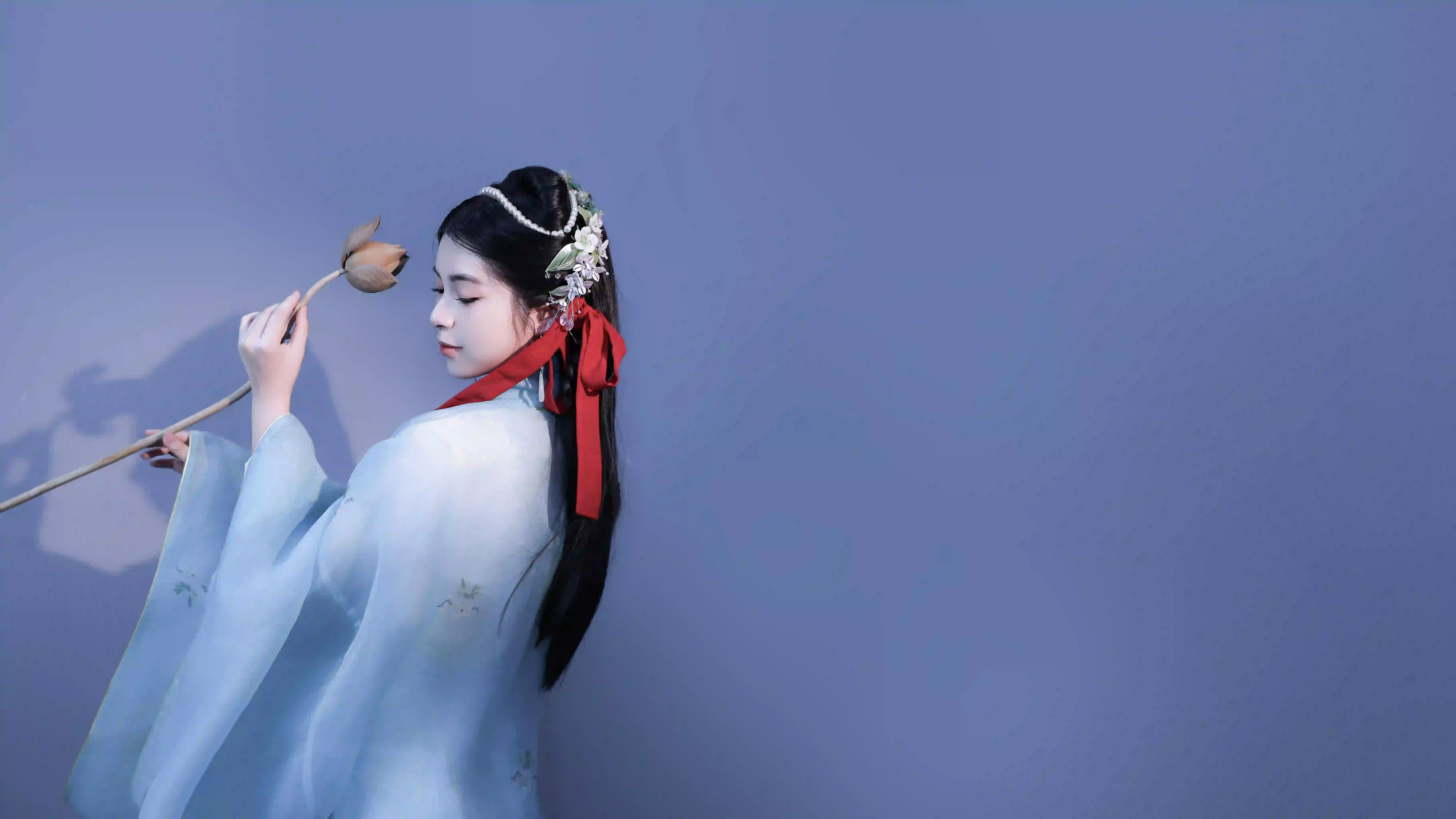 古风美女 长发美女 红色头绳 花