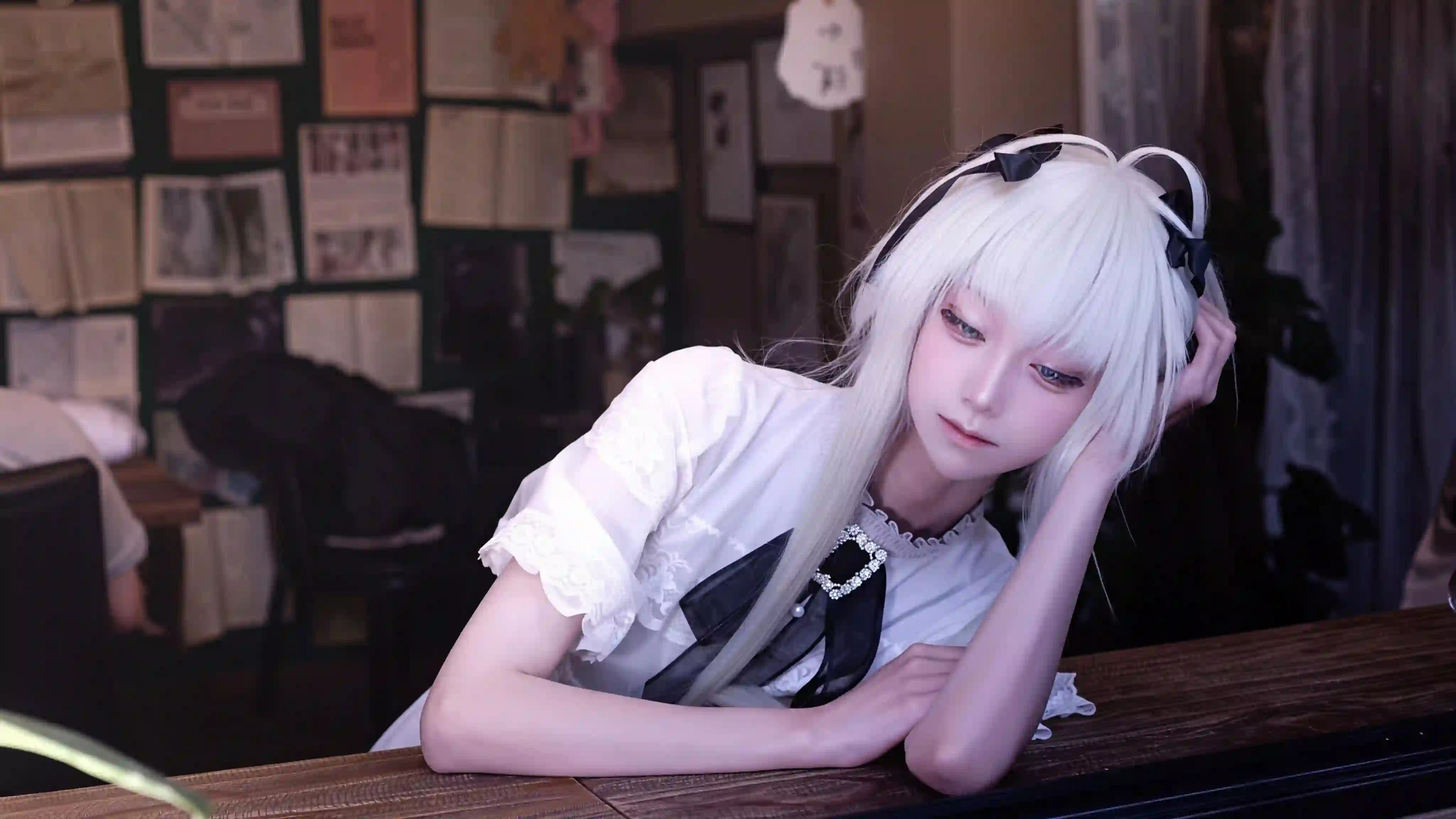 2B 尼尔机械纪元 白发 咖啡馆 写真 cosplay