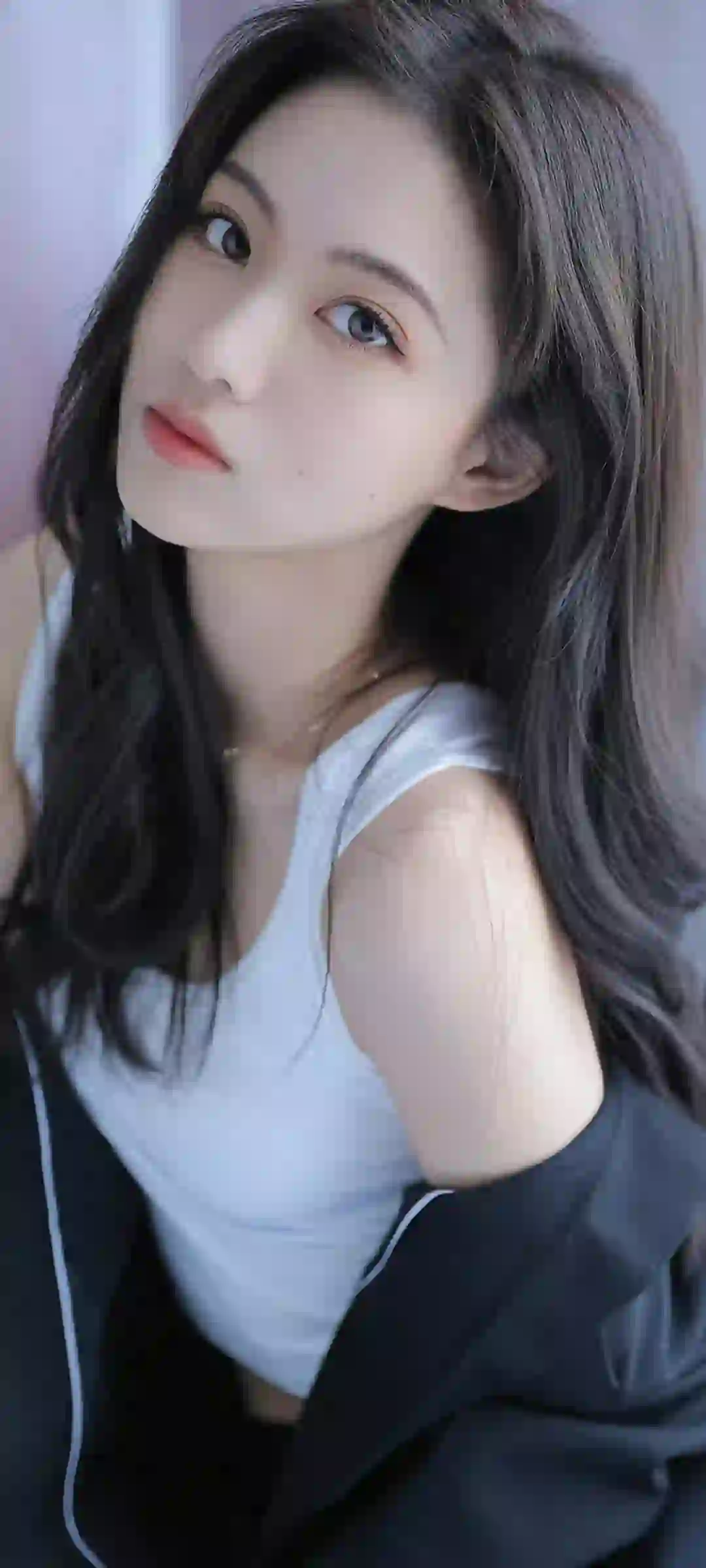 长发性感美女 白色衣服