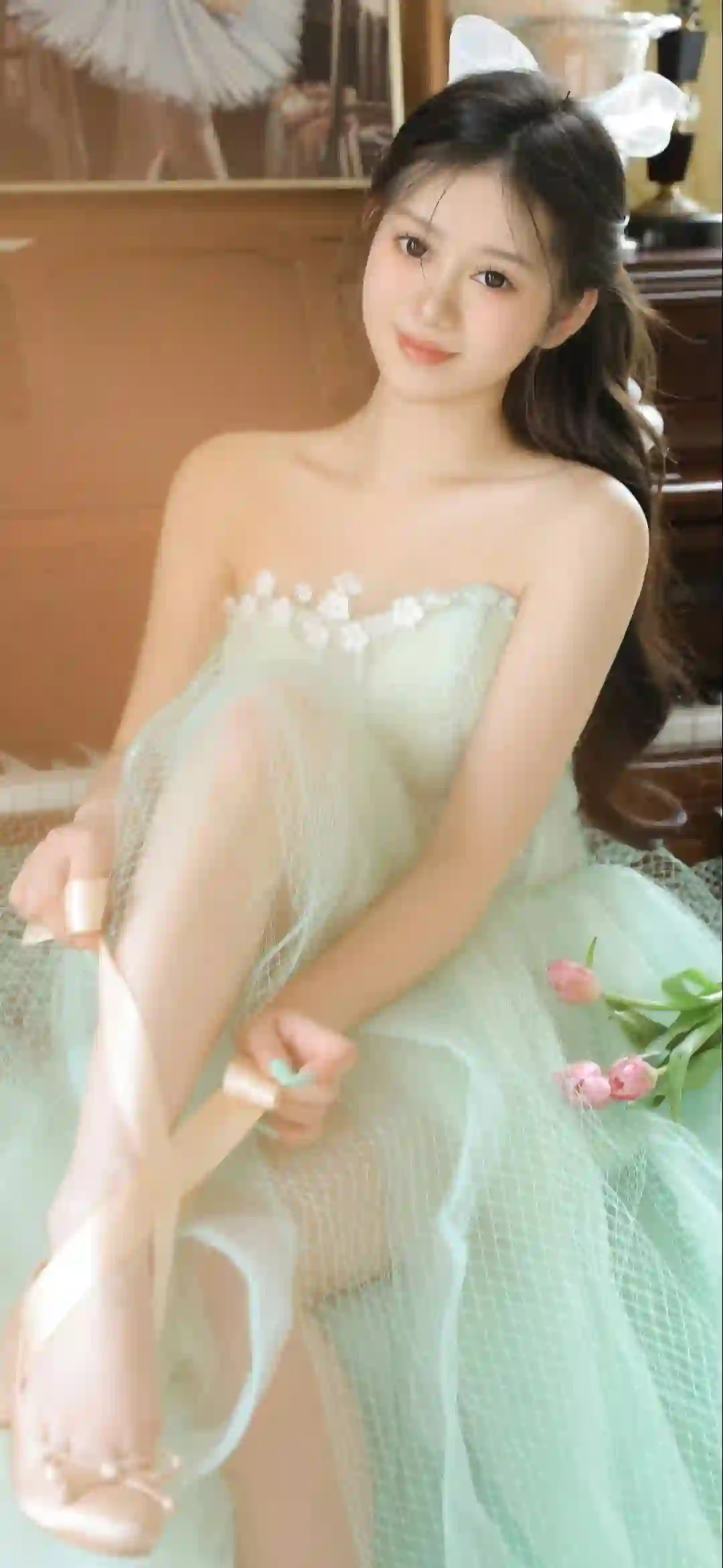 可爱蓝色长裙女孩 蓝色纱裙 写真 居家 可爱女孩