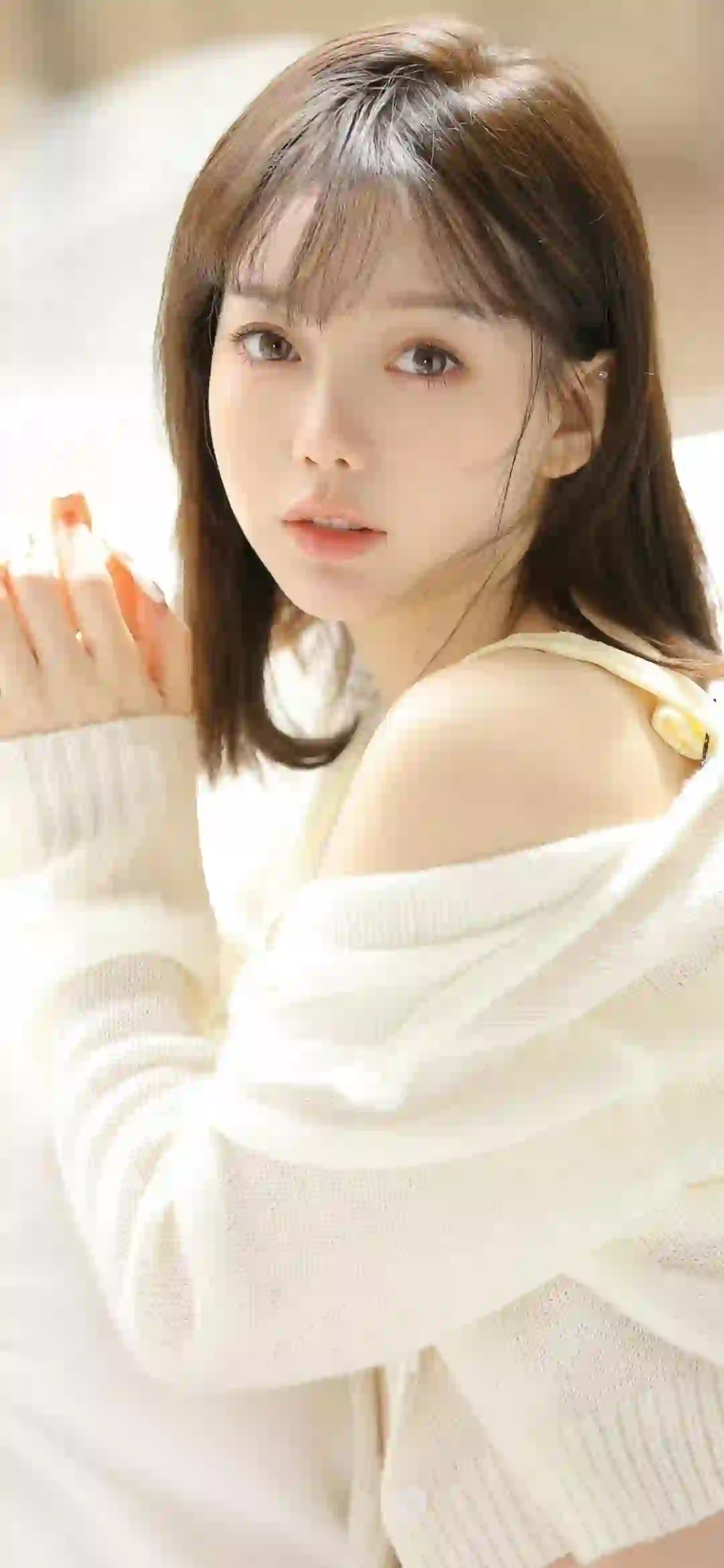 白色毛线衣 可爱女孩 居家写真