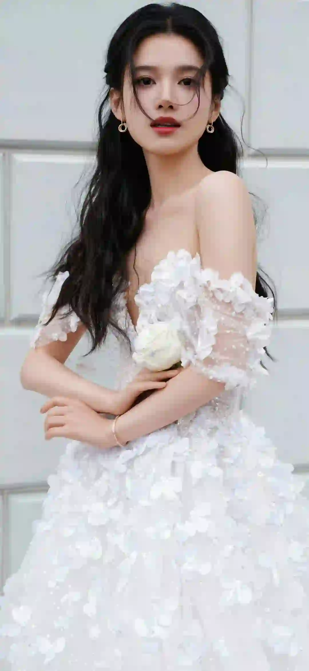 白色长裙美女 张婧仪 性感抹胸穿搭