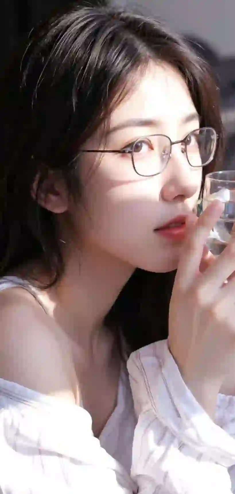 美女 长发美女 唯美 眼镜