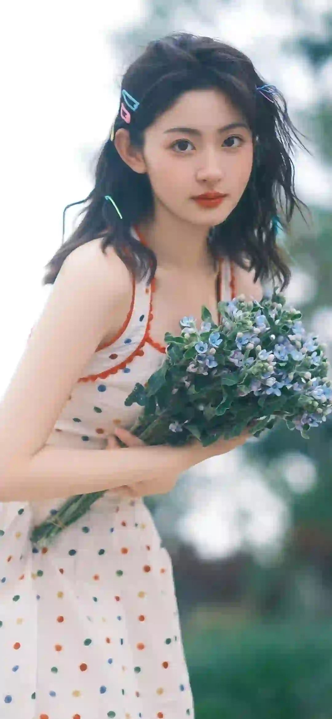 明星 赵晴 长发美女 可爱 鲜花