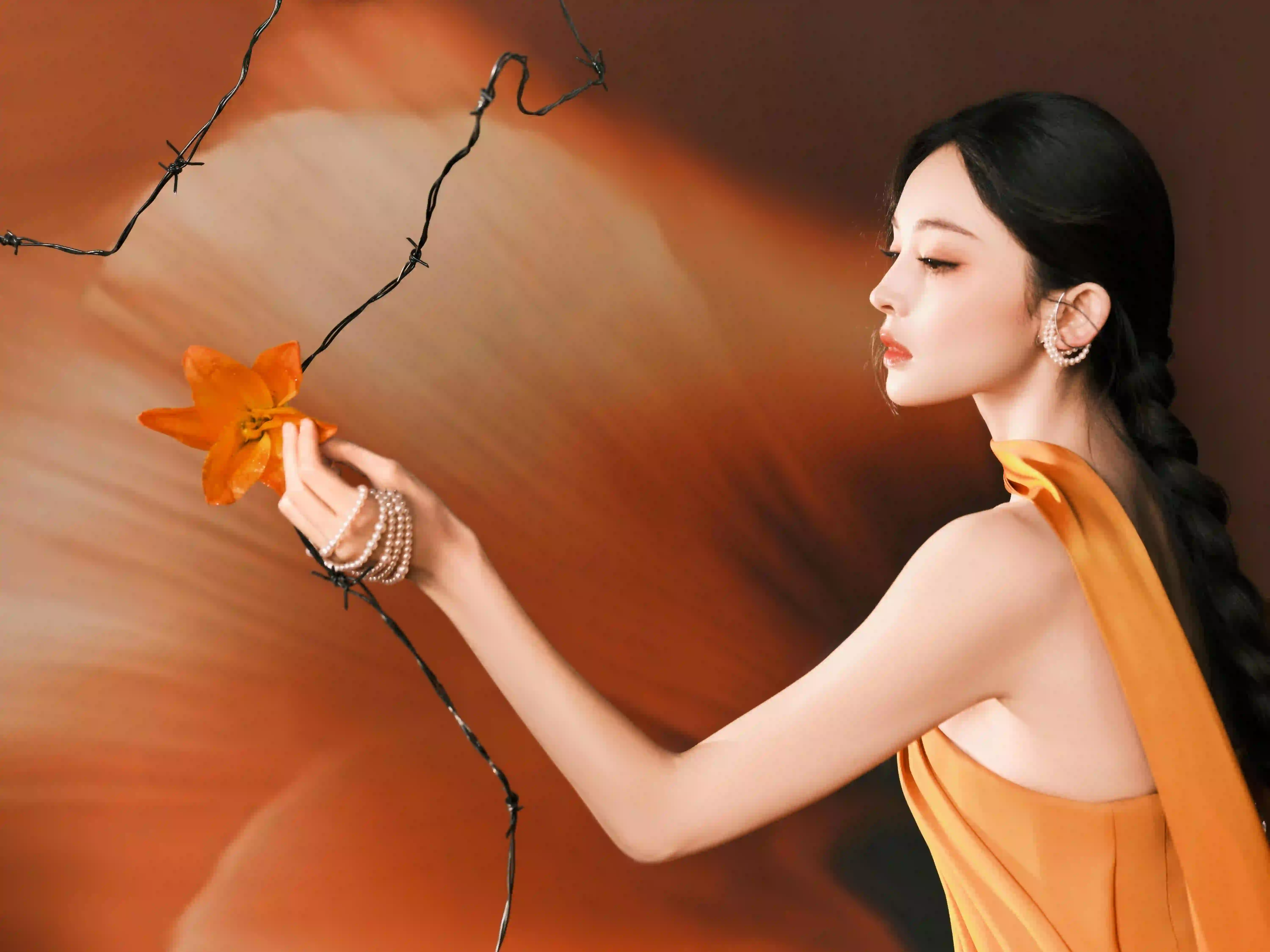 古力娜扎 长发性感美女 花朵 黄色花朵
