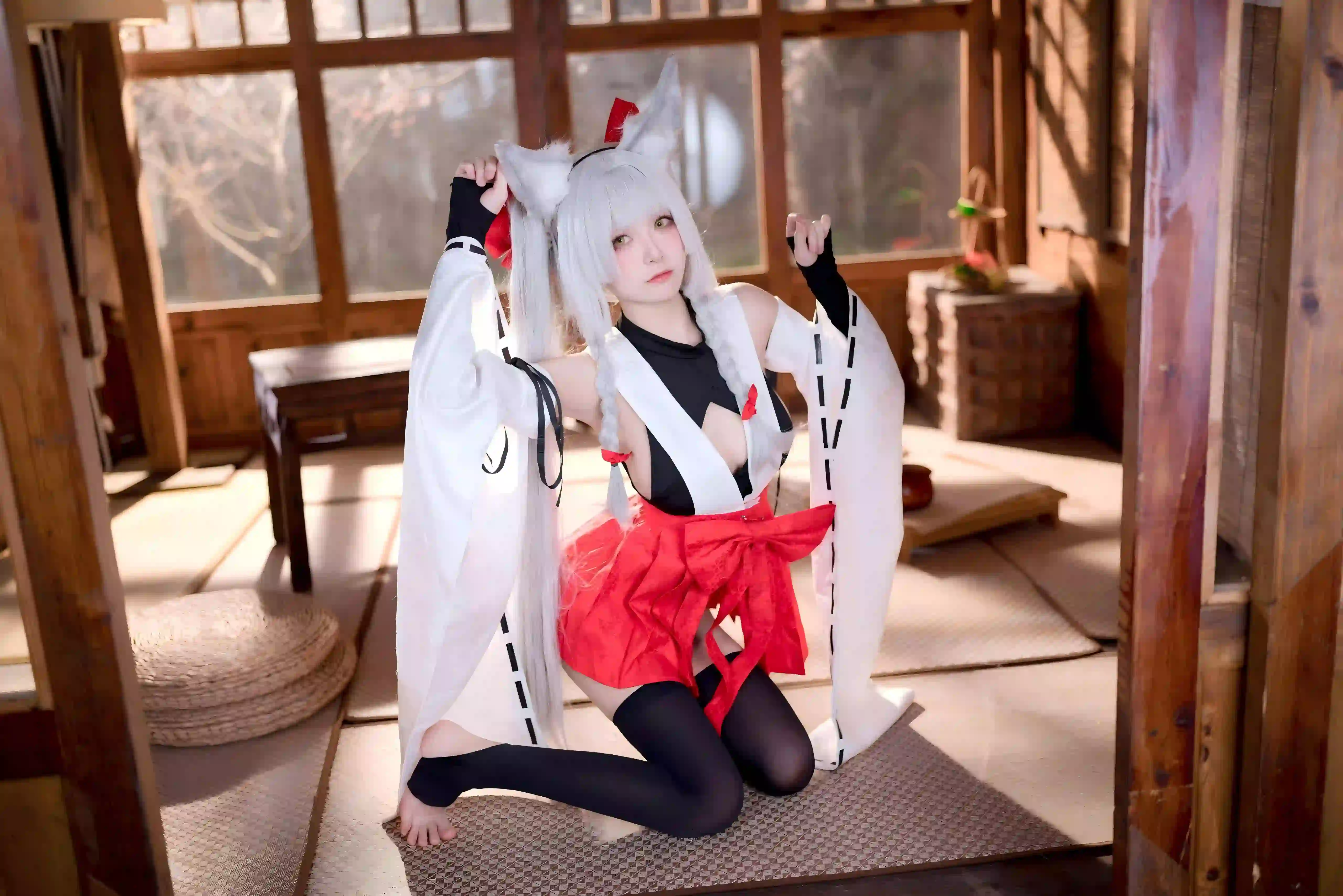 可爱cos 白色耳朵 白色头发 黑丝 黑色丝袜 可爱 日式