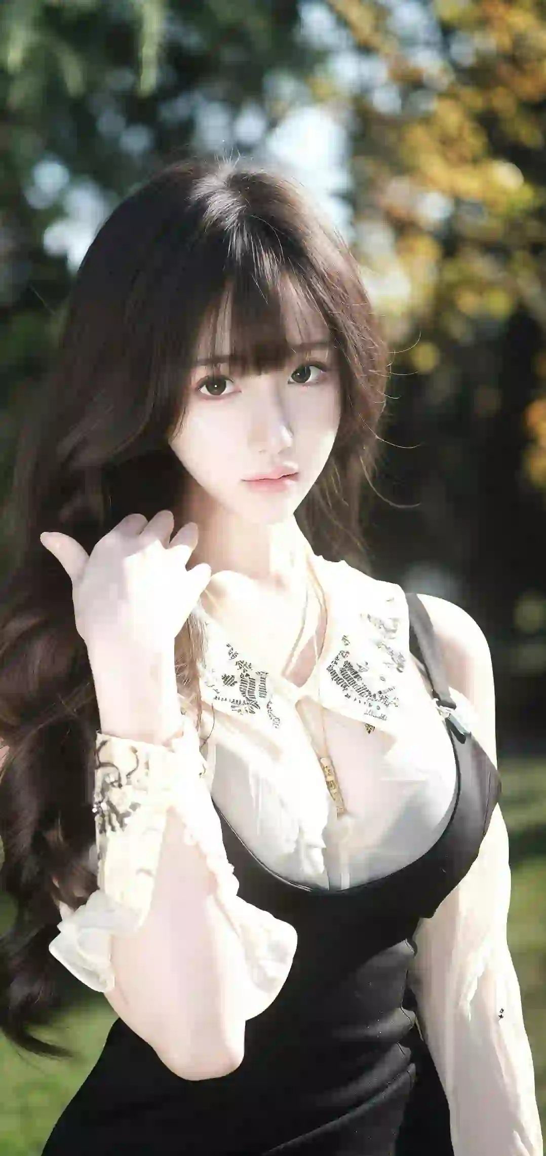 长发清纯美女 户外写真 黑色裙子