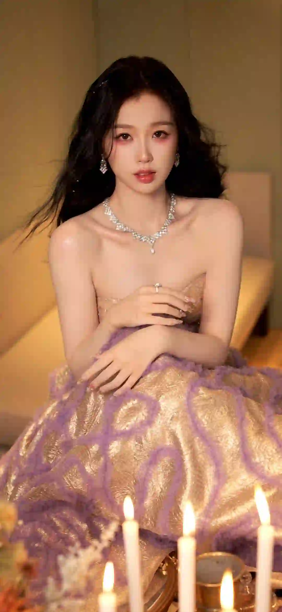 虞书欣 长发性感美女 蜡烛 抹胸美女