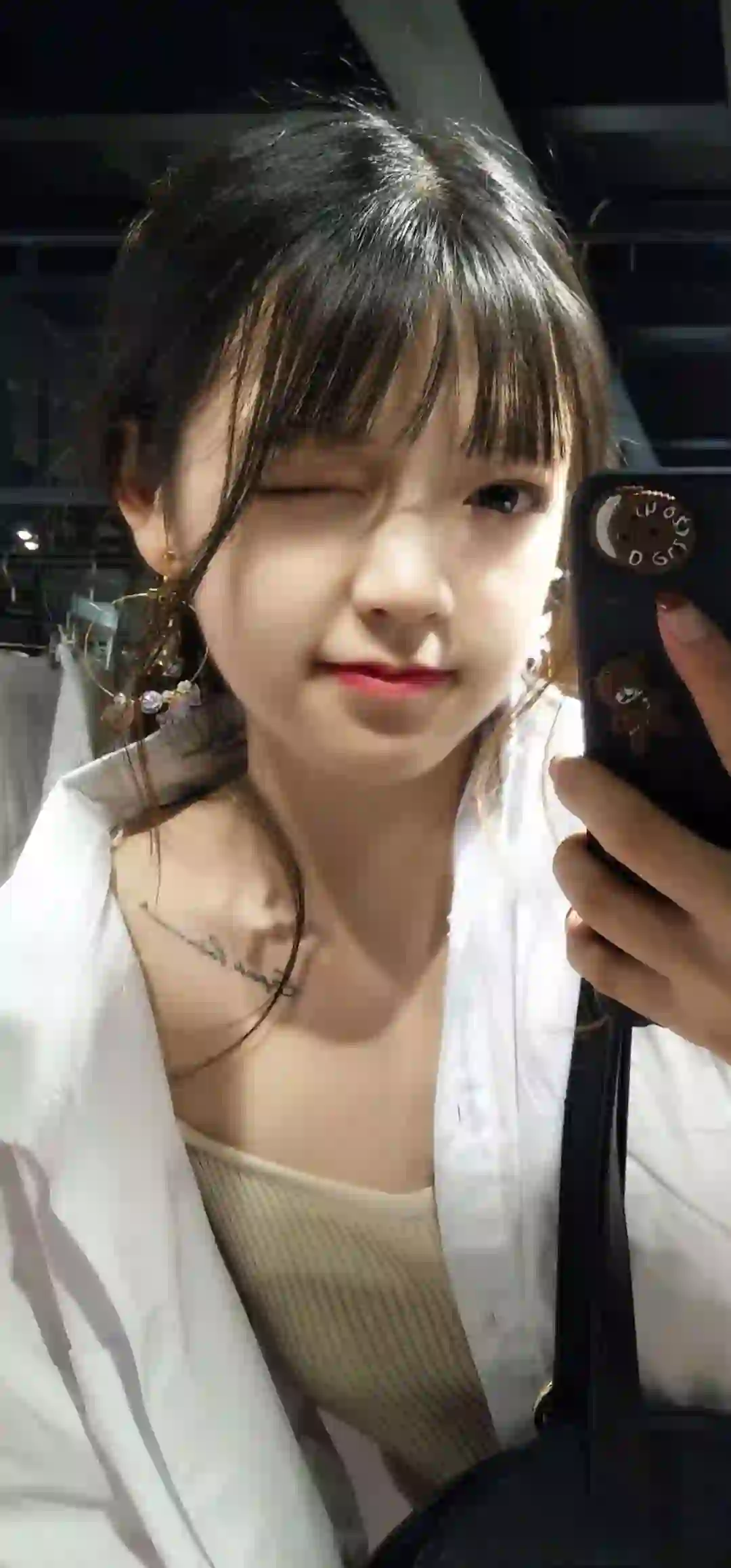 长发可爱女孩 自拍 居家