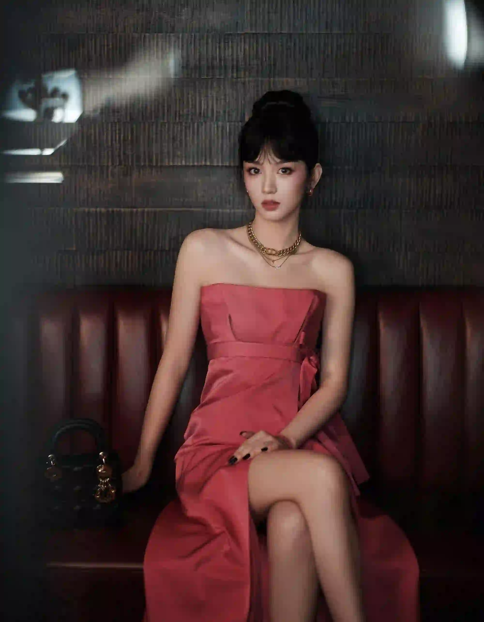 长发美女 抹胸穿搭 性感美女 周也