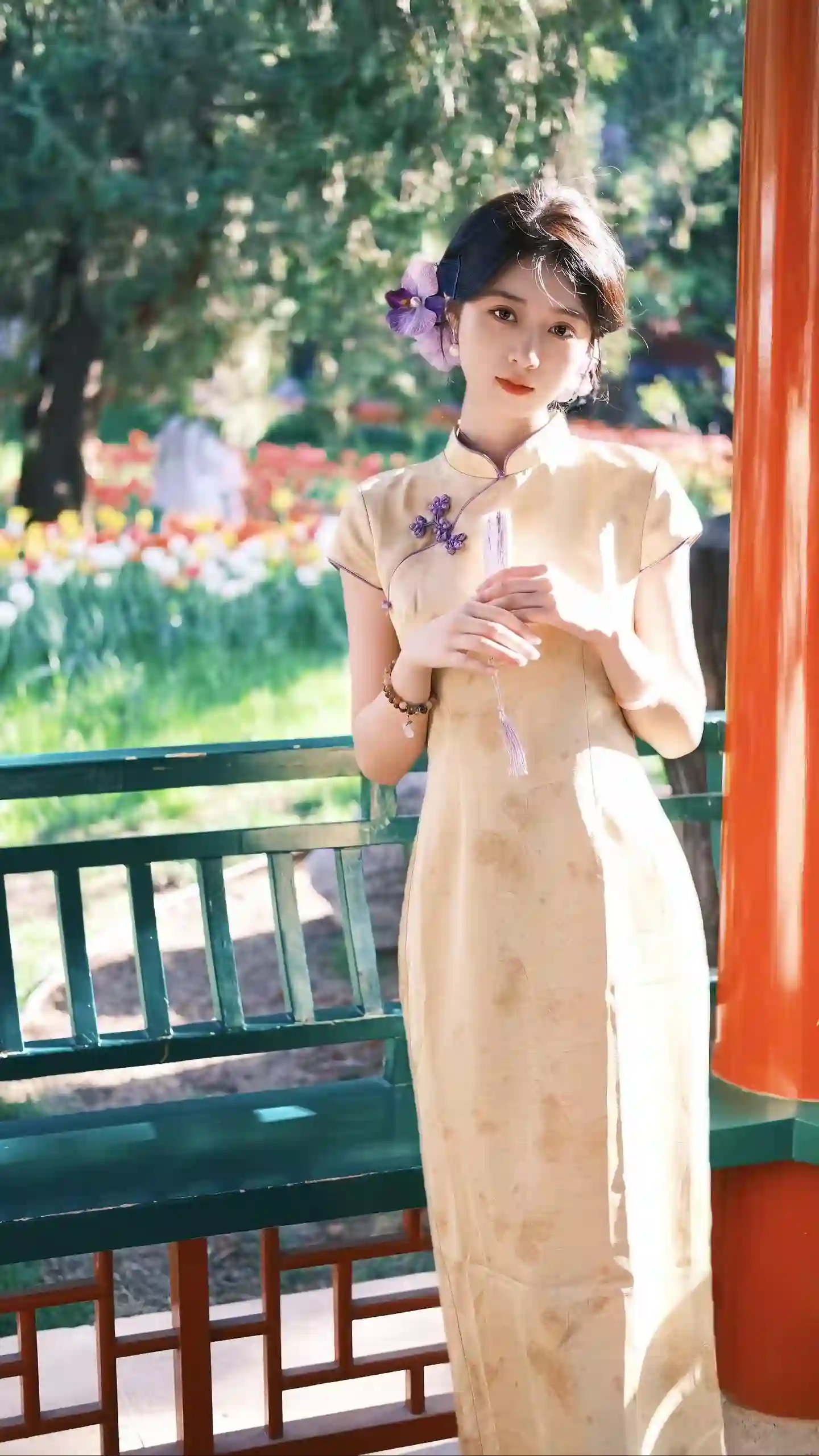 长发美女 优雅知性美女 古风美女 旗袍美女 公园写真 